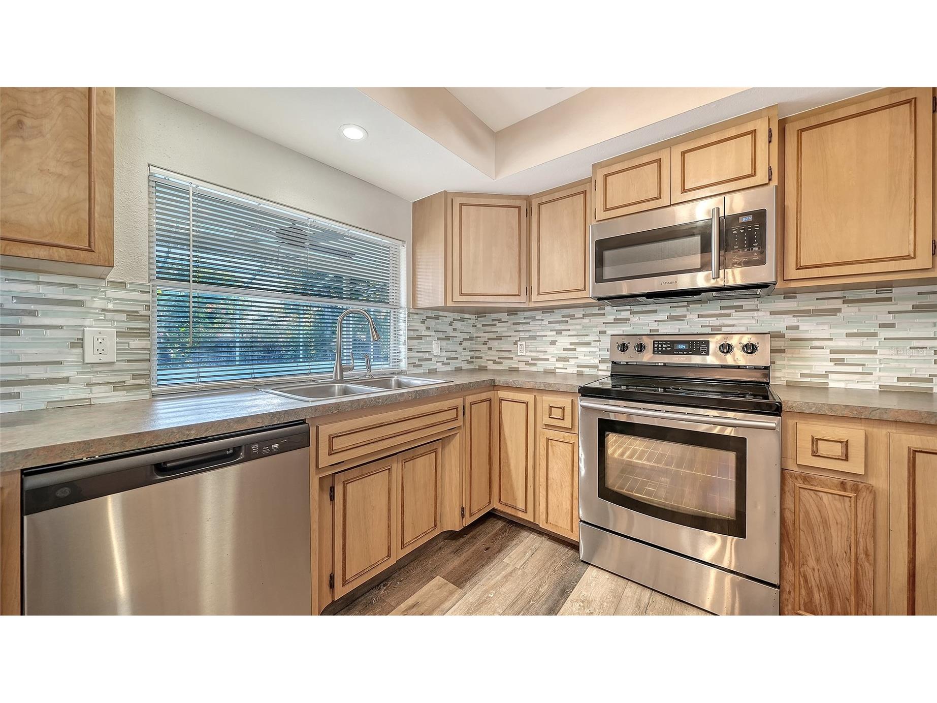 3005 Lockwood Terrace Sarasota FL 34231 A4686875 image15