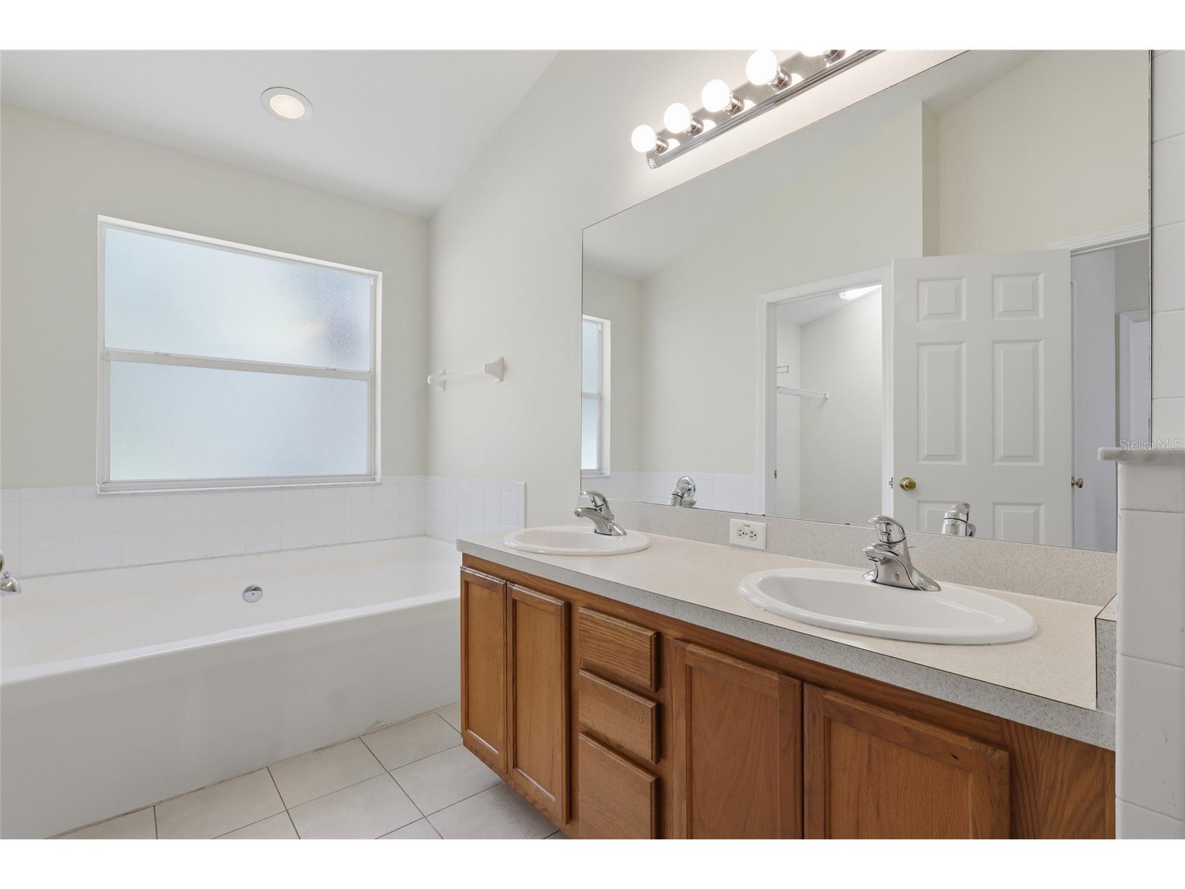 3006 Amber Oak Drive Valrico FL 33594 TB8531898 image18