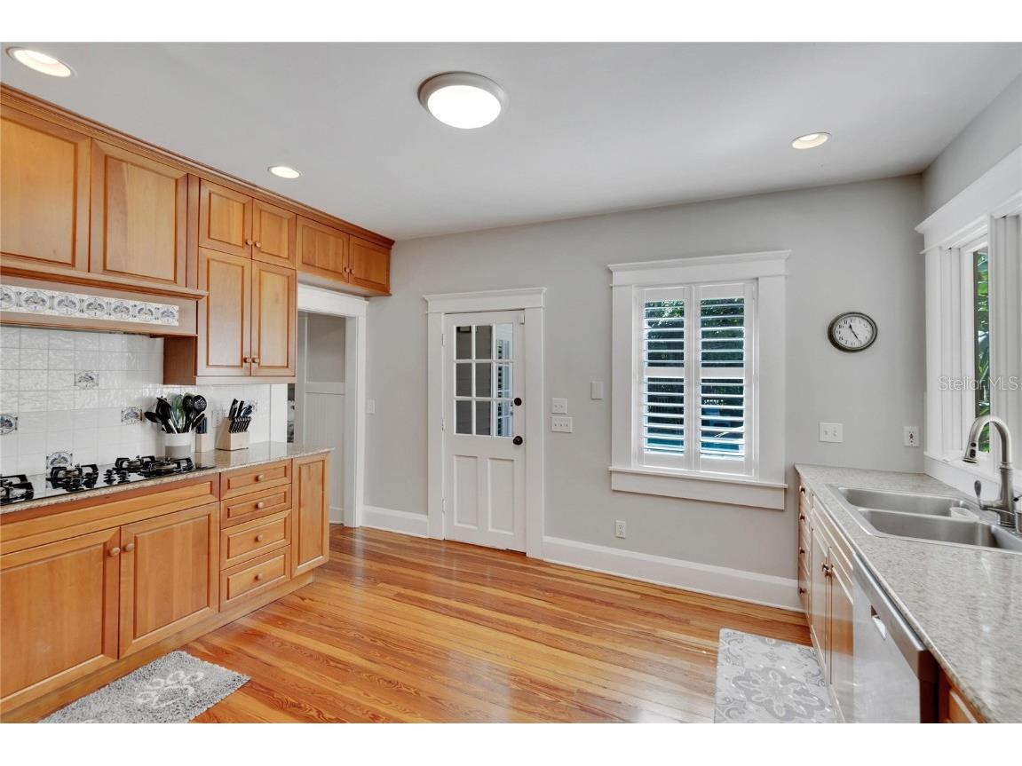 3006 W Harbor View Avenue Tampa FL 33611 TB8437727 image17