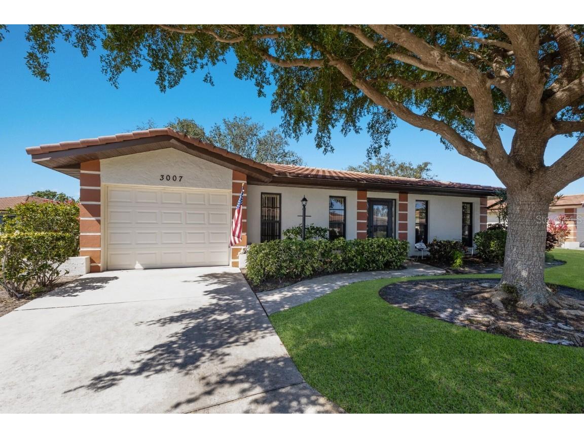 3007 Vivienda Boulevard #3007 Bradenton FL 34207 A4643610 image1