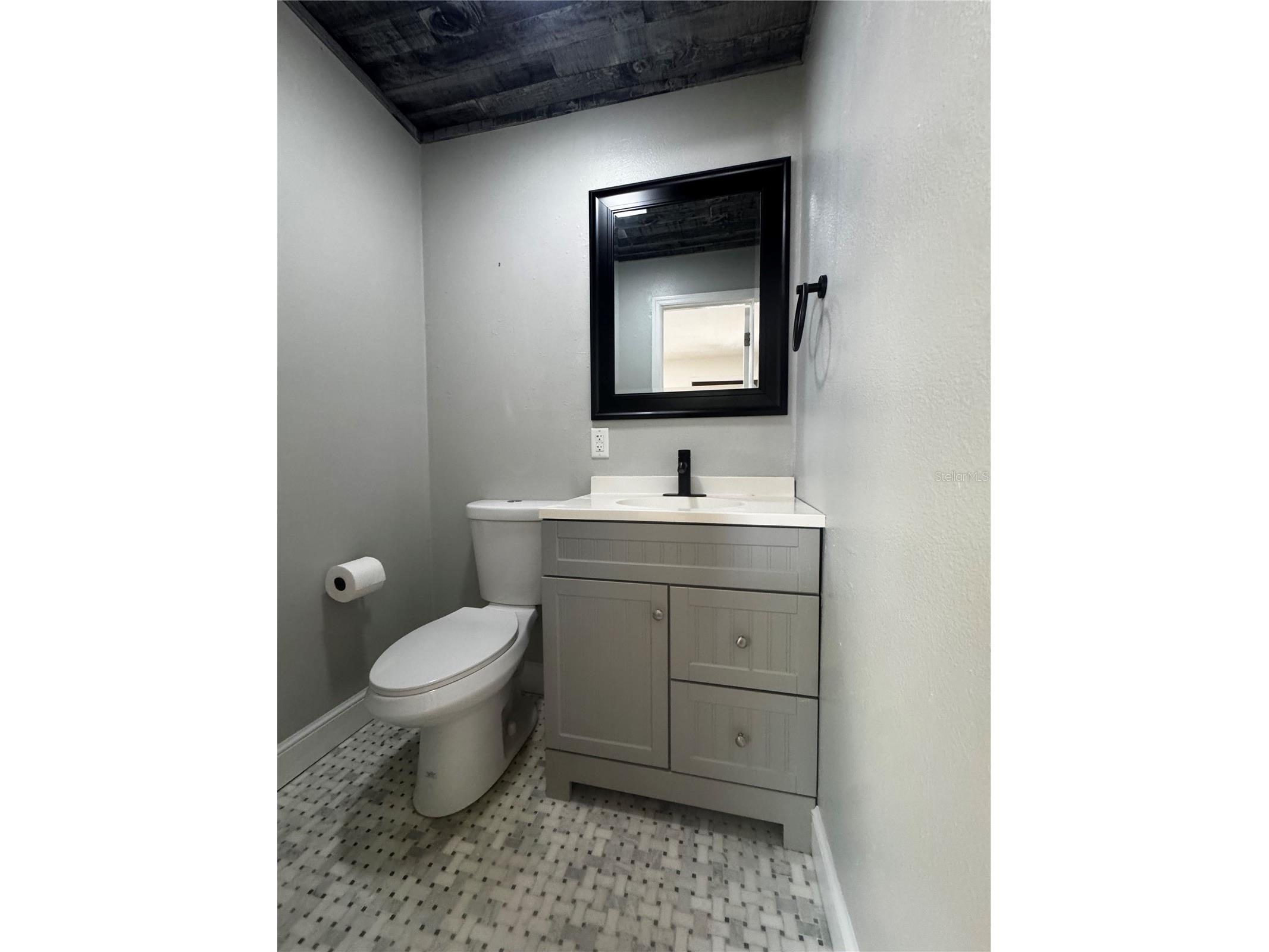 3008 Hillview Street Sarasota FL 34239 A4686754 image12