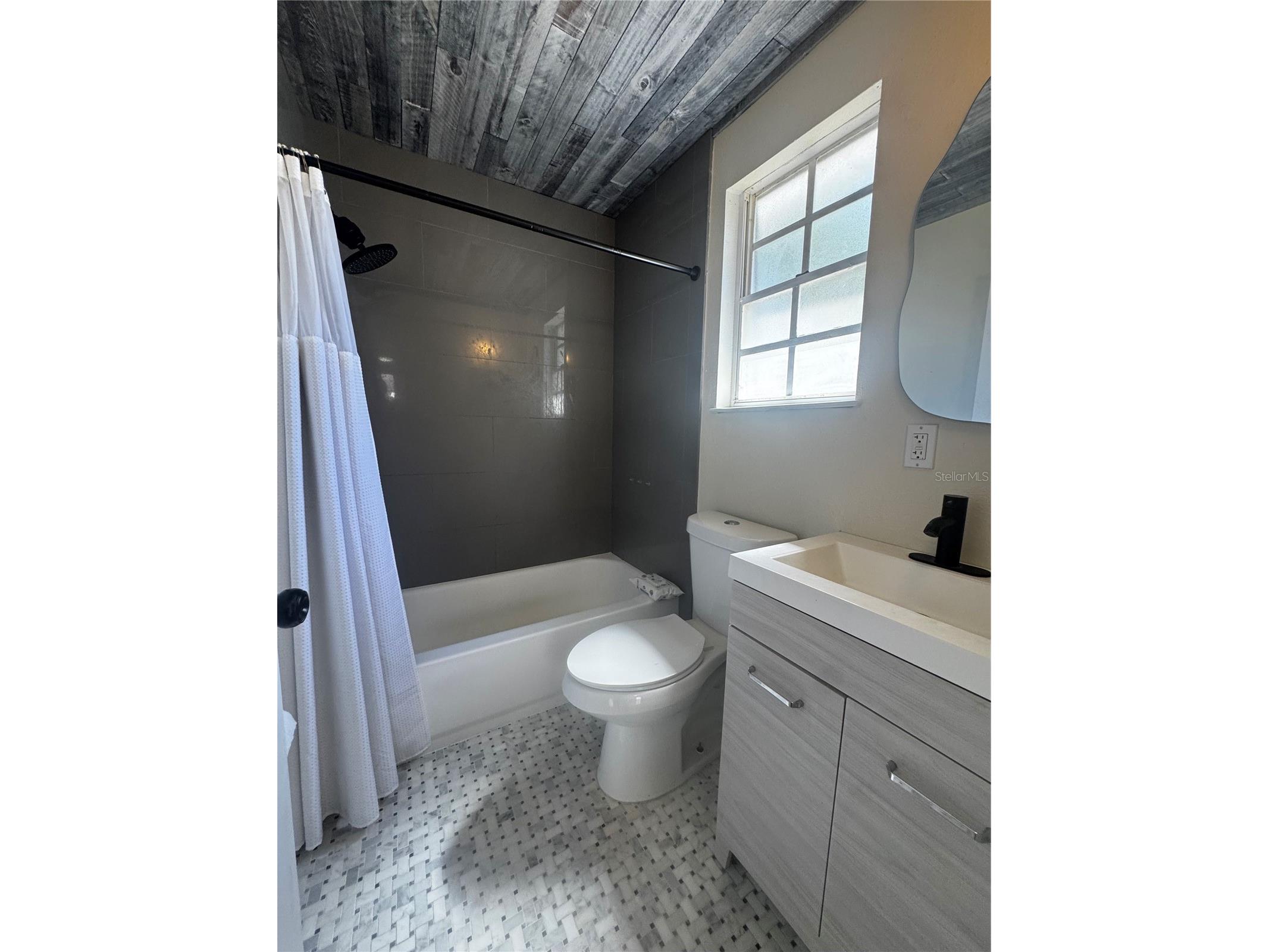 3008 Hillview Street Sarasota FL 34239 A4686754 image16