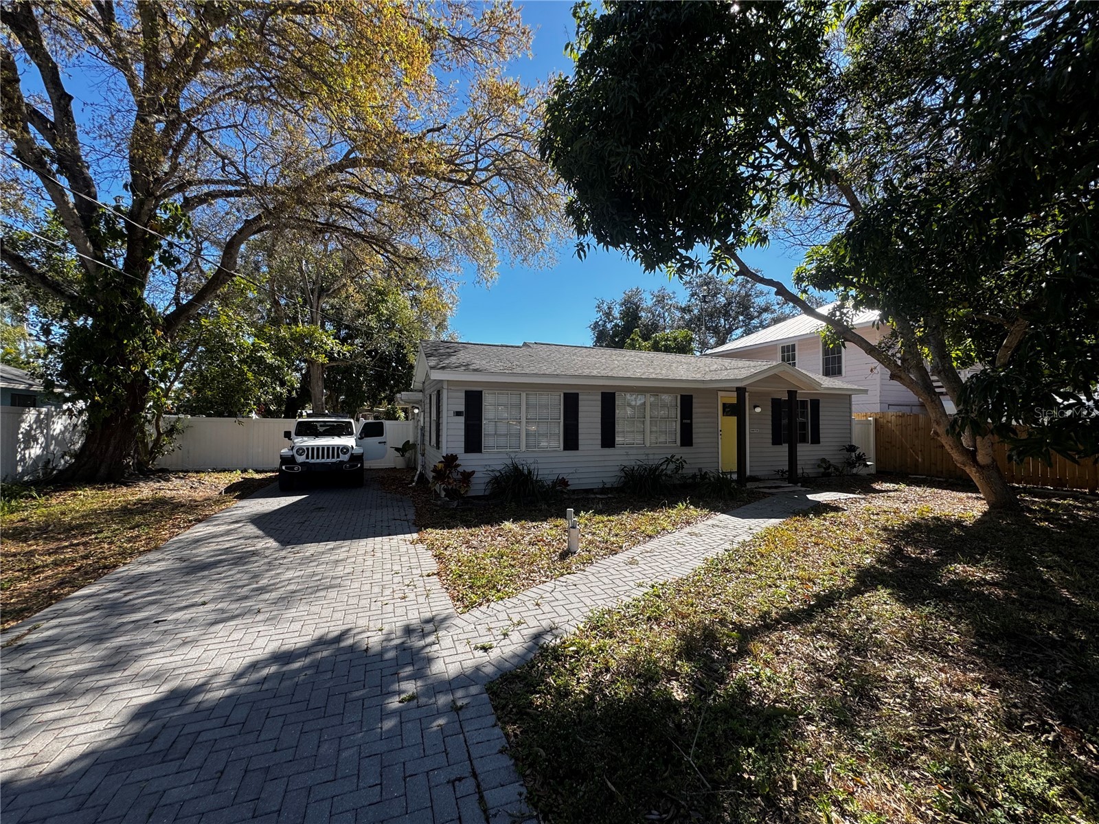 3008 Hillview Street Sarasota FL 34239 A4686754 image2