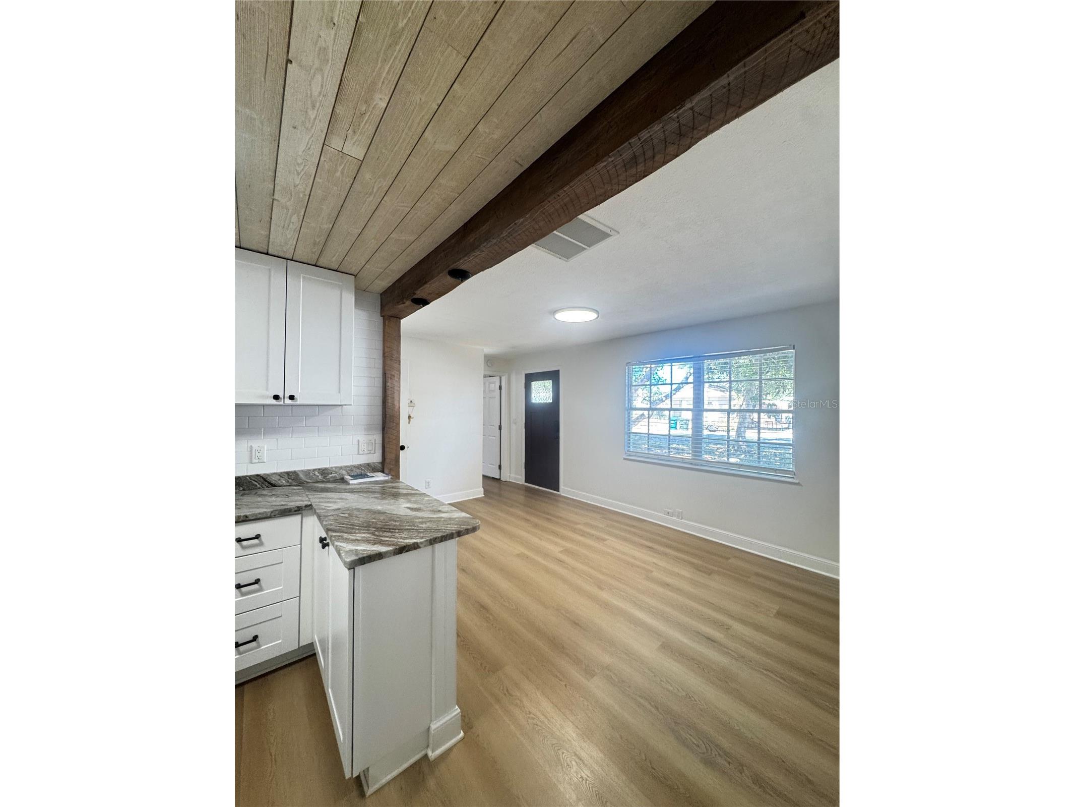 3008 Hillview Street Sarasota FL 34239 A4686754 image8