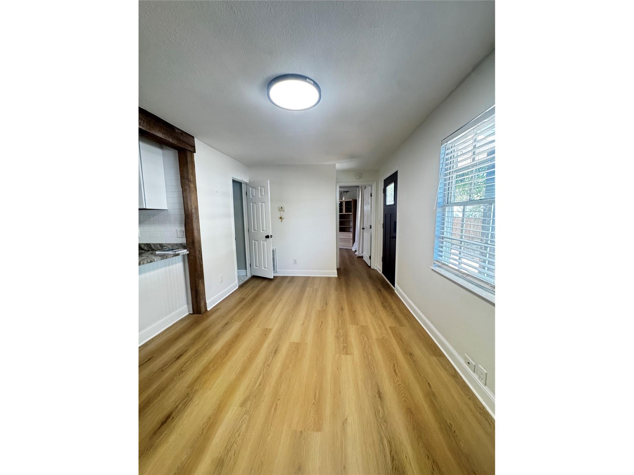 3008 Hillview Street Sarasota FL 34239 A4686754 image9