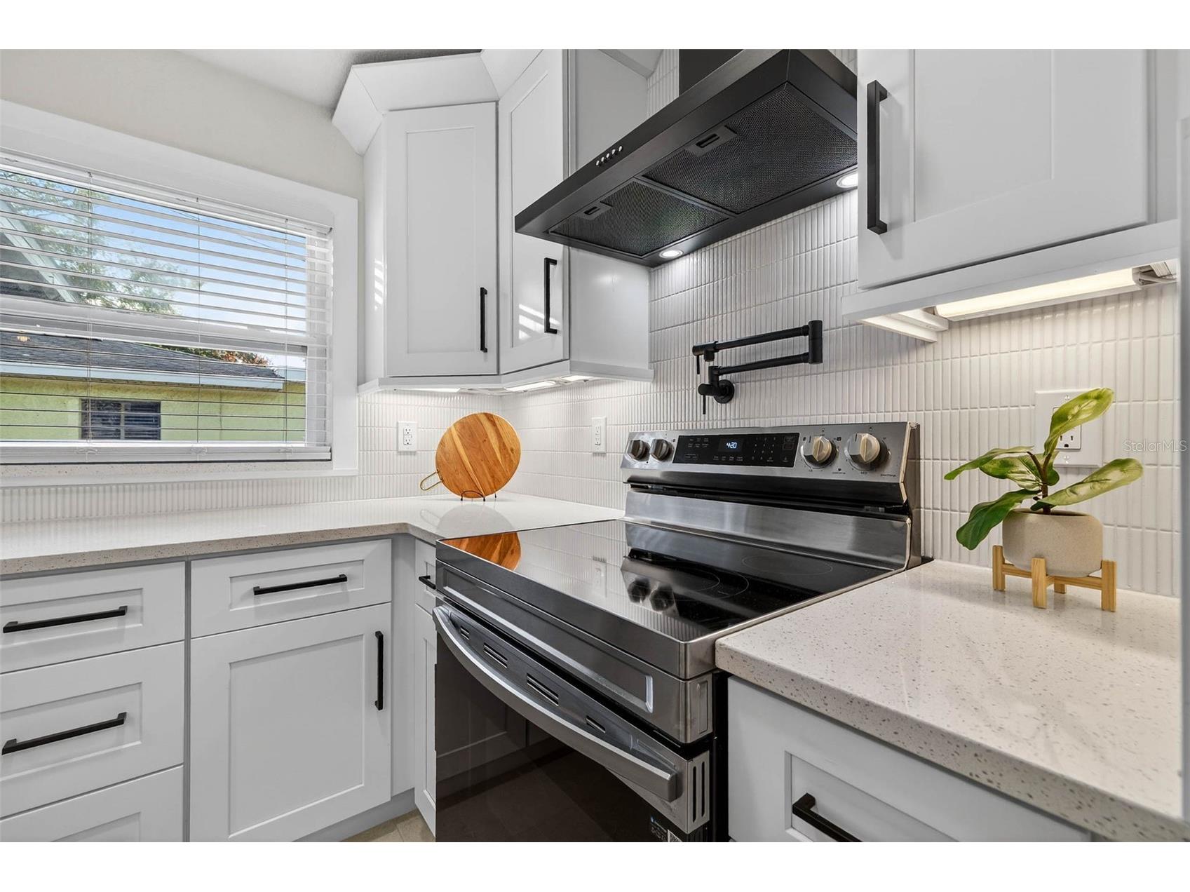 3008 Jackson Street N Saint Petersburg FL 33704 TB8508902 image13