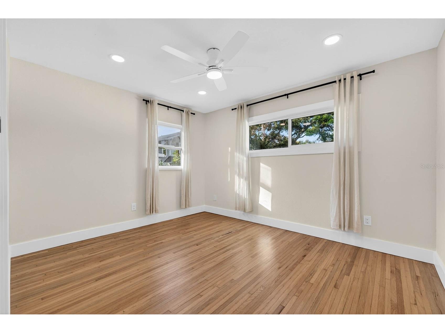 3008 Jackson Street N Saint Petersburg FL 33704 TB8508902 image31