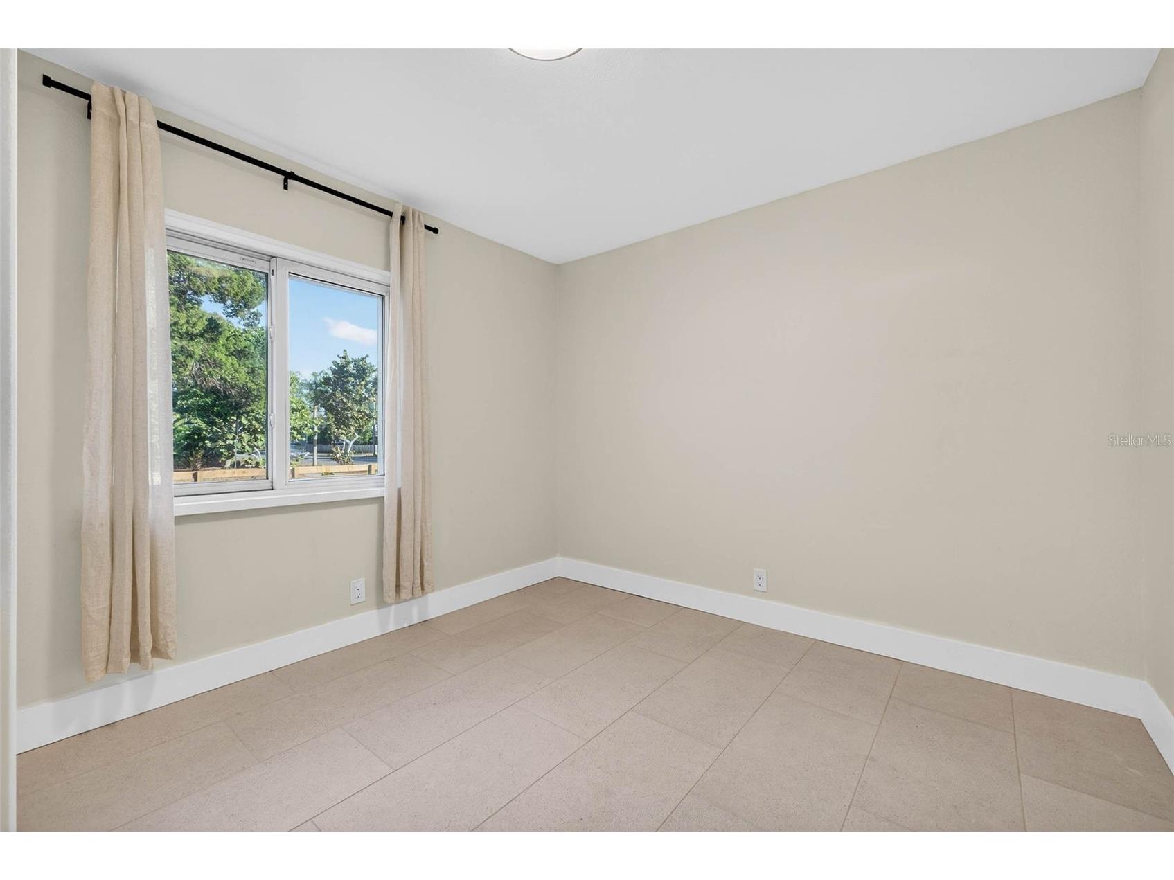 3008 Jackson Street N Saint Petersburg FL 33704 TB8508902 image32
