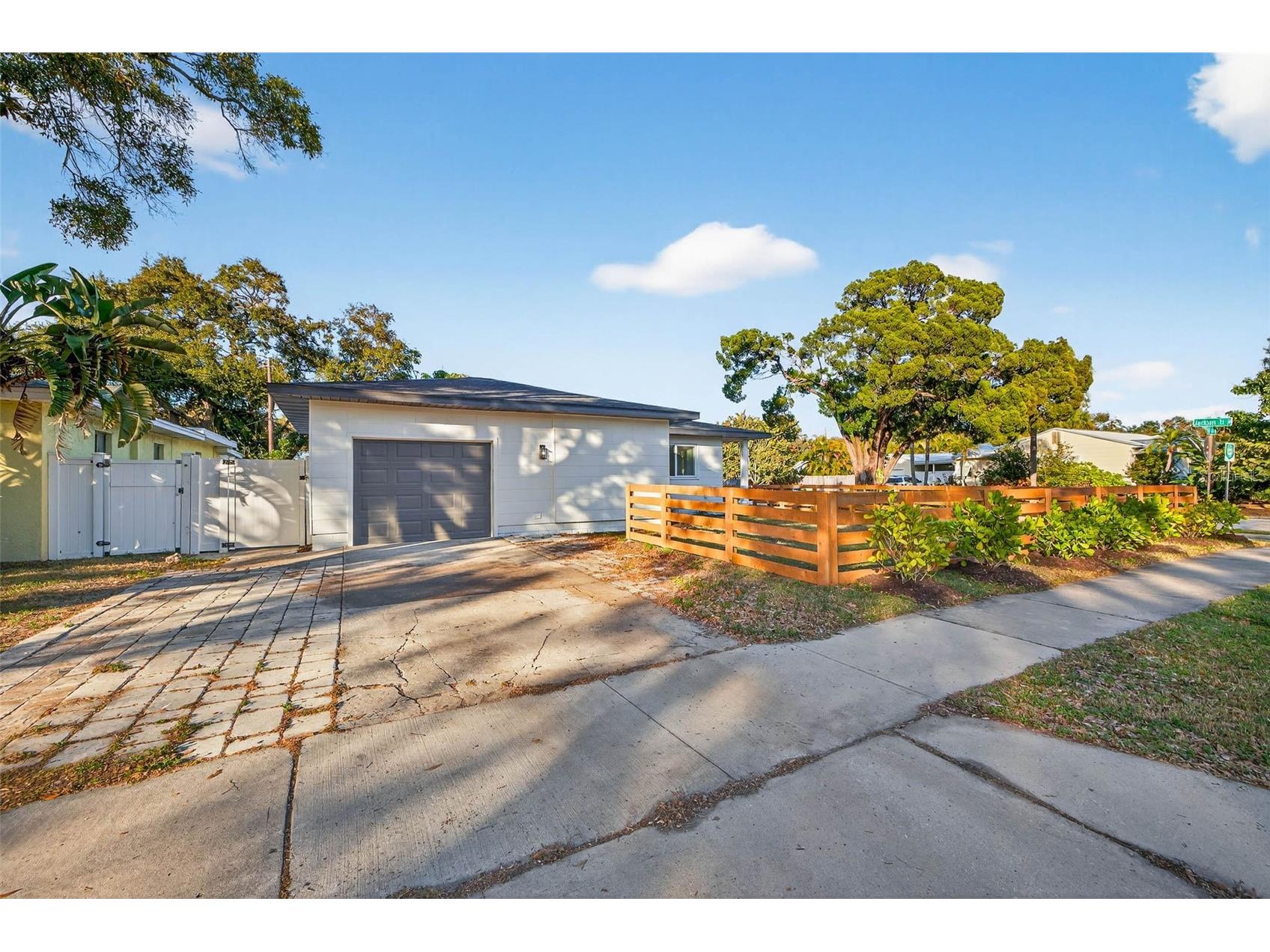3008 Jackson Street N Saint Petersburg FL 33704 TB8508902 image40
