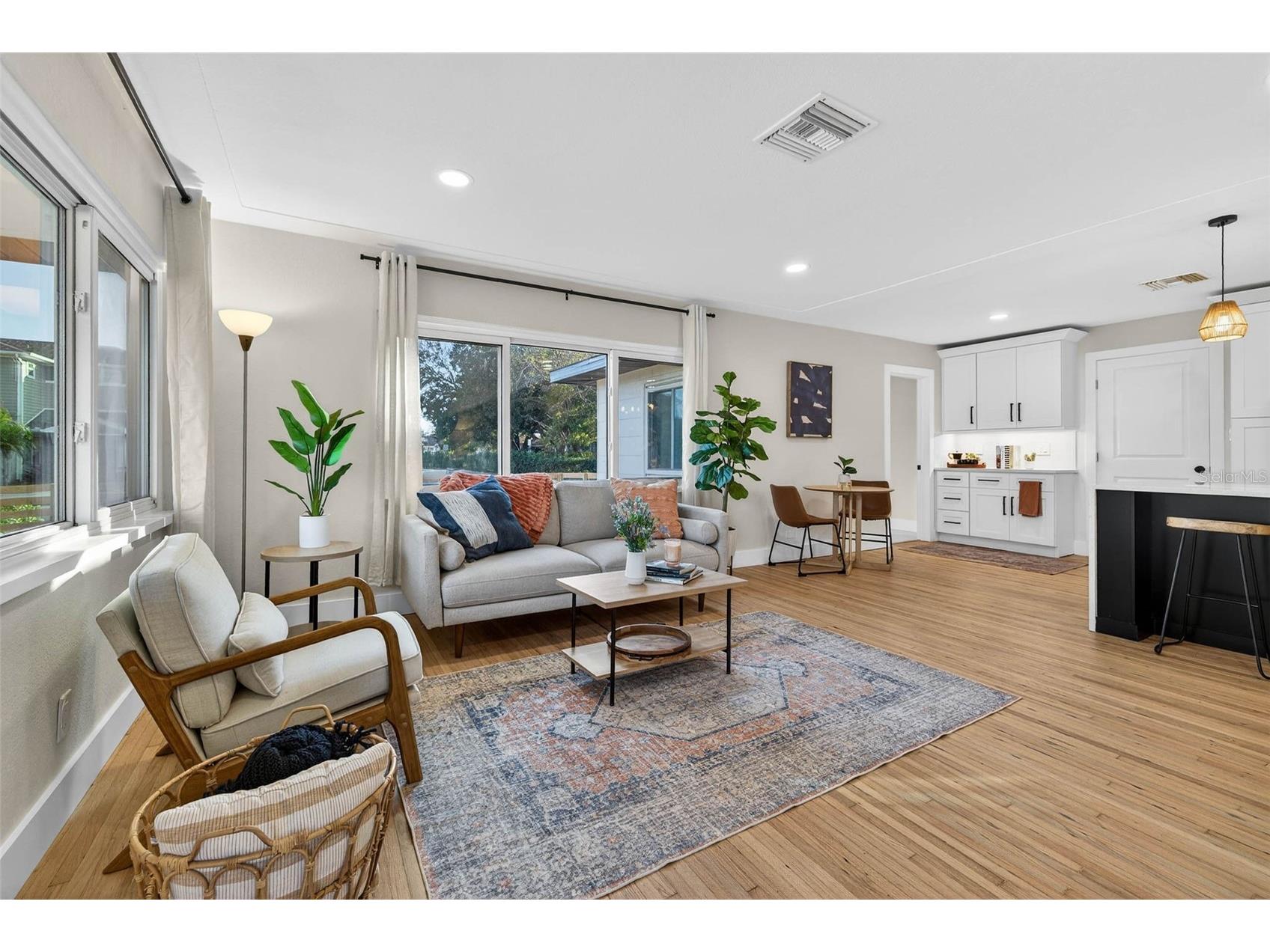3008 Jackson Street N Saint Petersburg FL 33704 TB8508902 image8