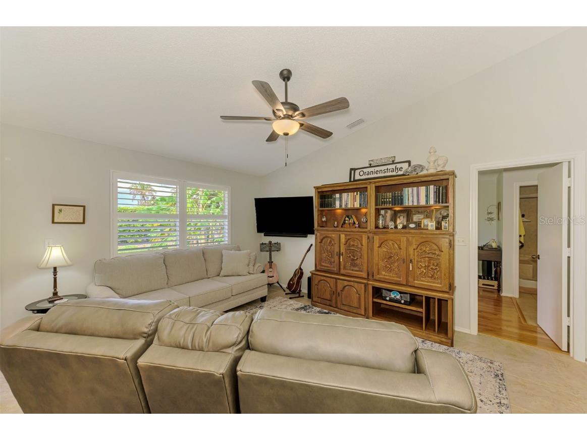 3008 Sail Pointe Circle #2C Venice FL 34293 N6137915 image13