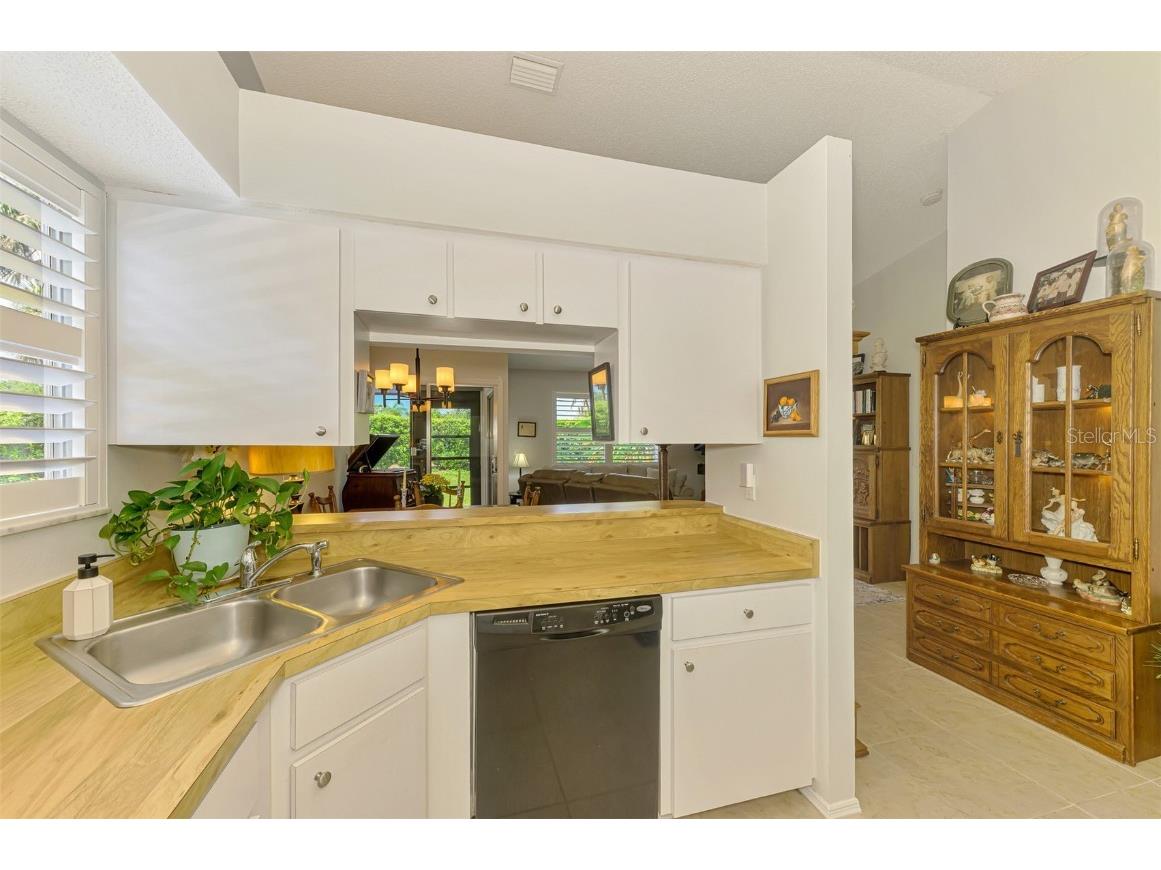 3008 Sail Pointe Circle #2C Venice FL 34293 N6137915 image16