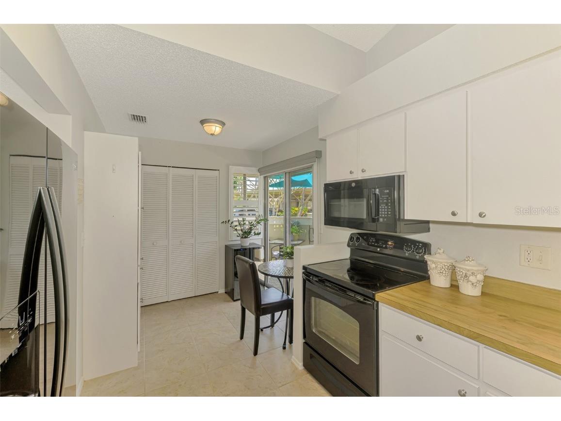 3008 Sail Pointe Circle #2C Venice FL 34293 N6137915 image20