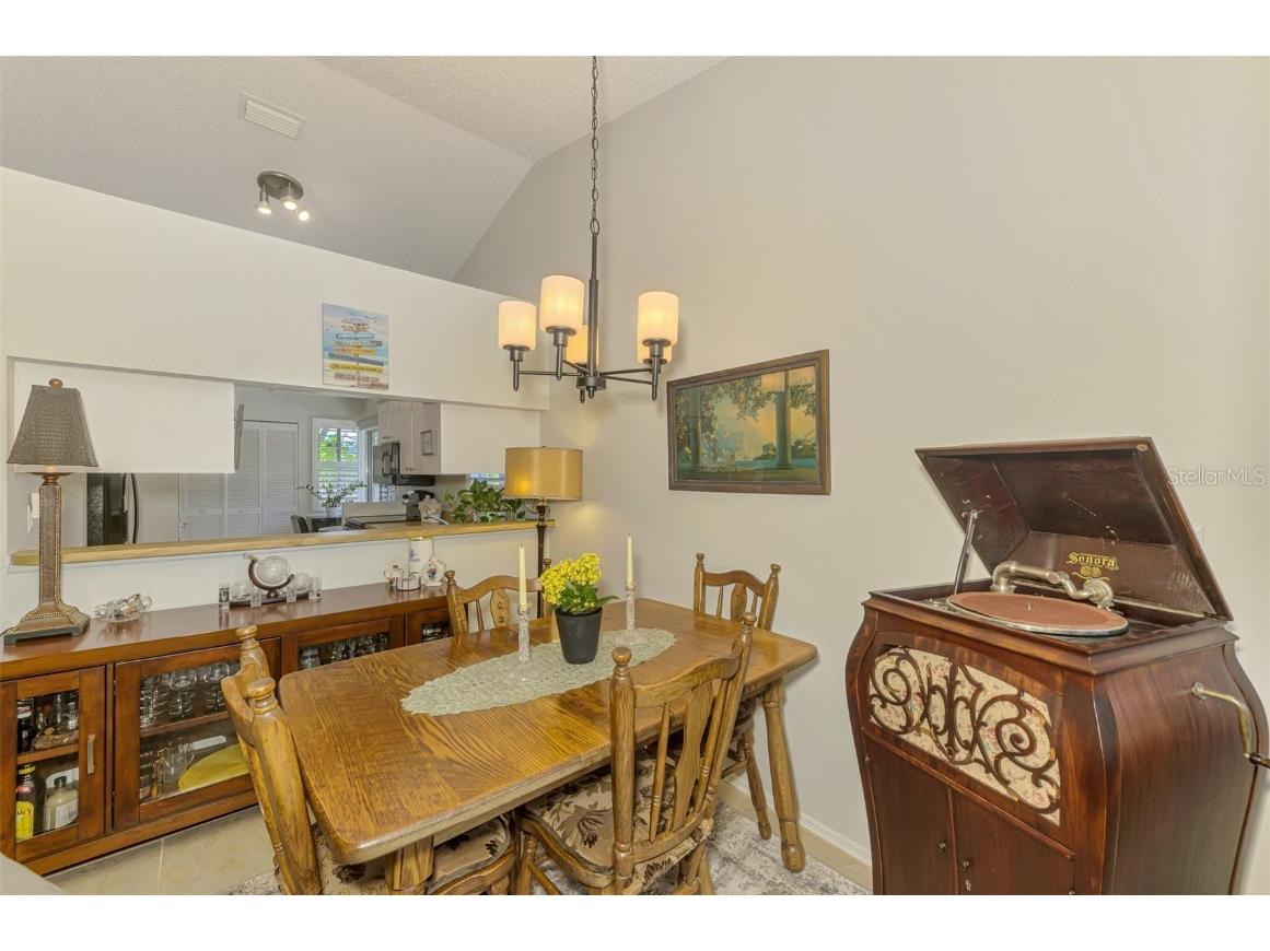 3008 Sail Pointe Circle #2C Venice FL 34293 N6137915 image25