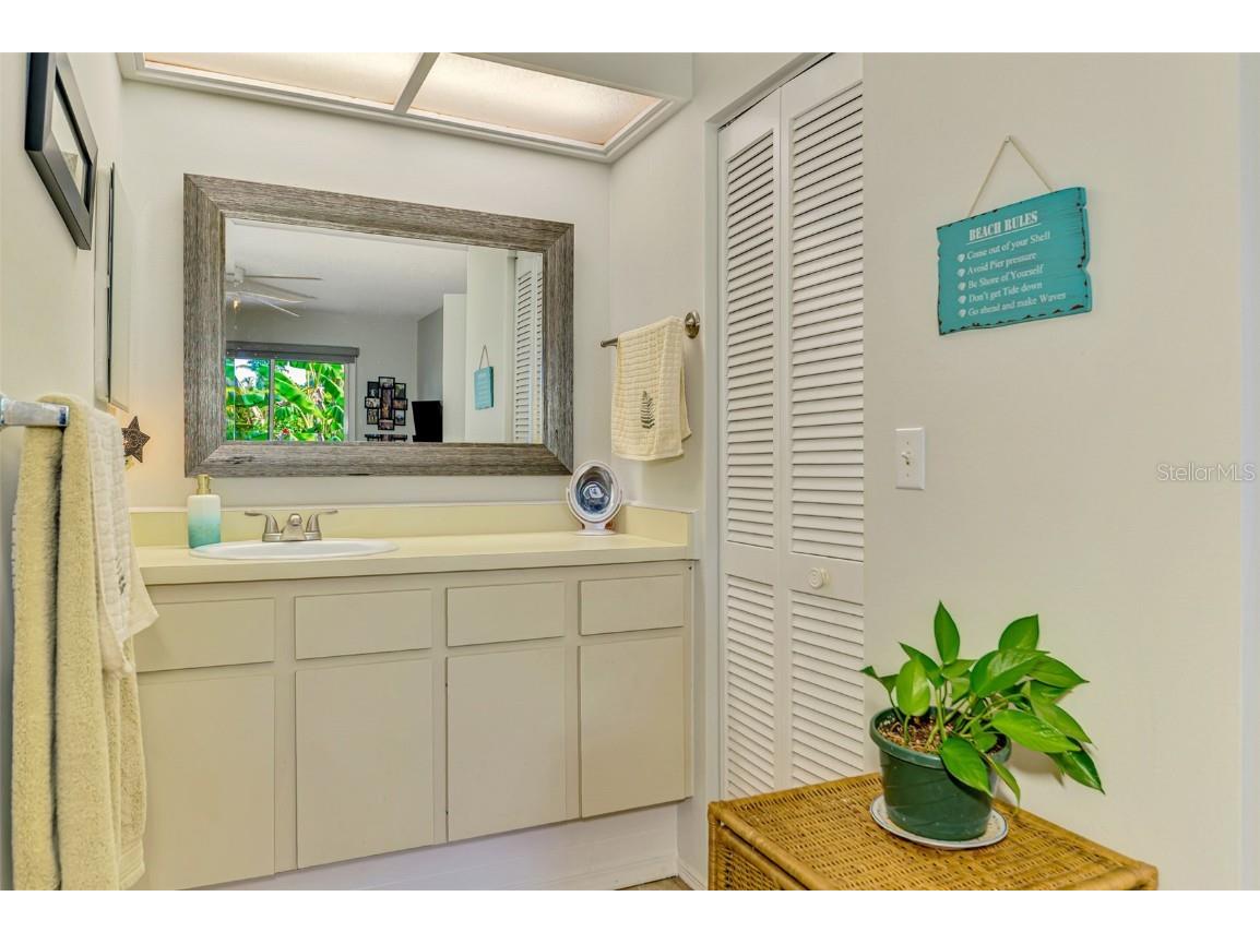 3008 Sail Pointe Circle #2C Venice FL 34293 N6137915 image33