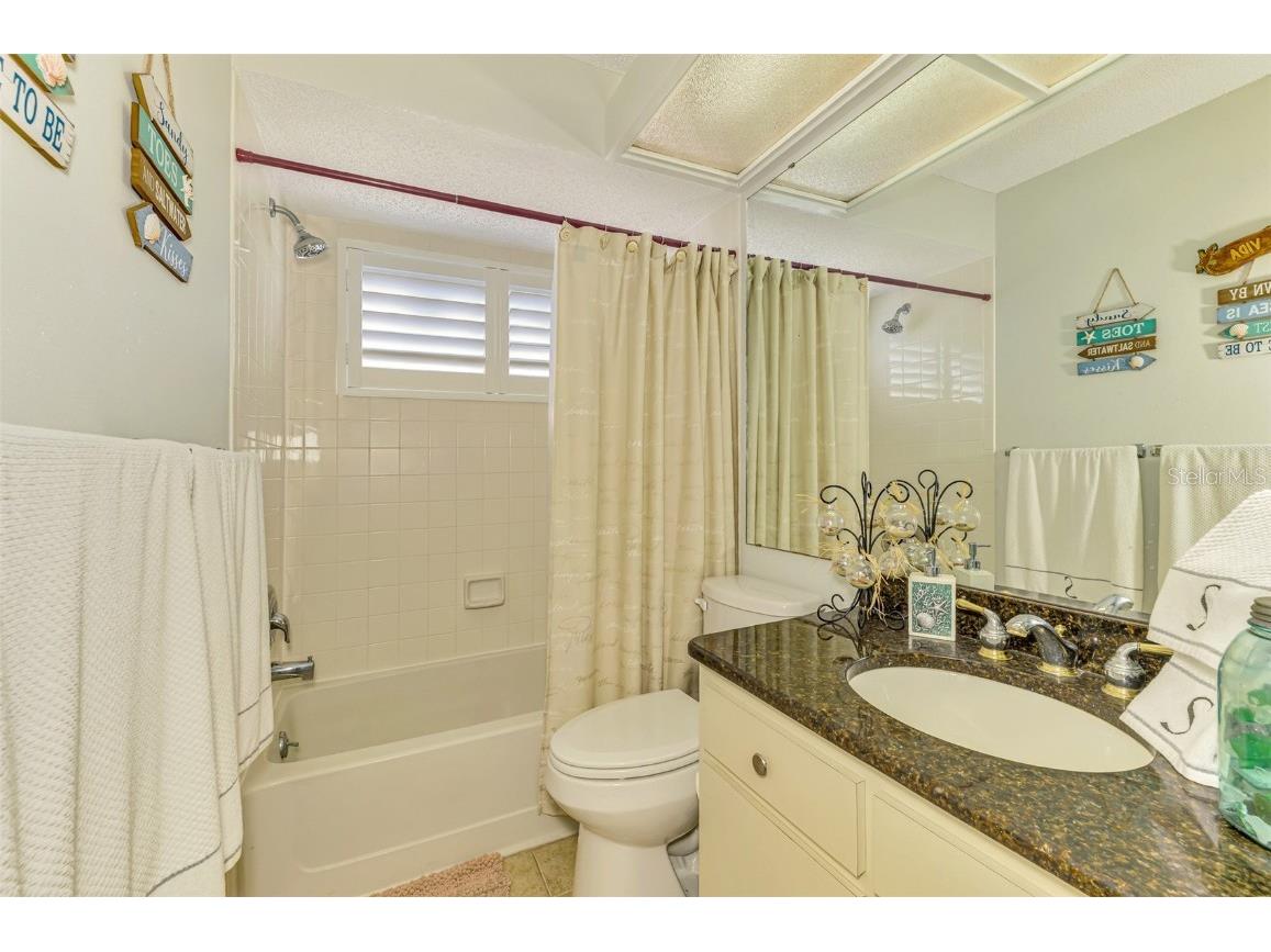 3008 Sail Pointe Circle #2C Venice FL 34293 N6137915 image36