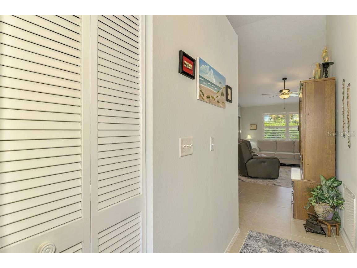 3008 Sail Pointe Circle #2C Venice FL 34293 N6137915 image8