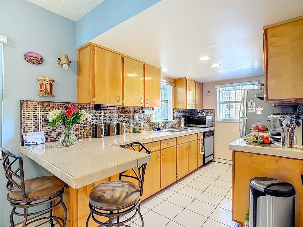 3008 W Powhatan Avenue Tampa FL 33614 TB8461459 image8