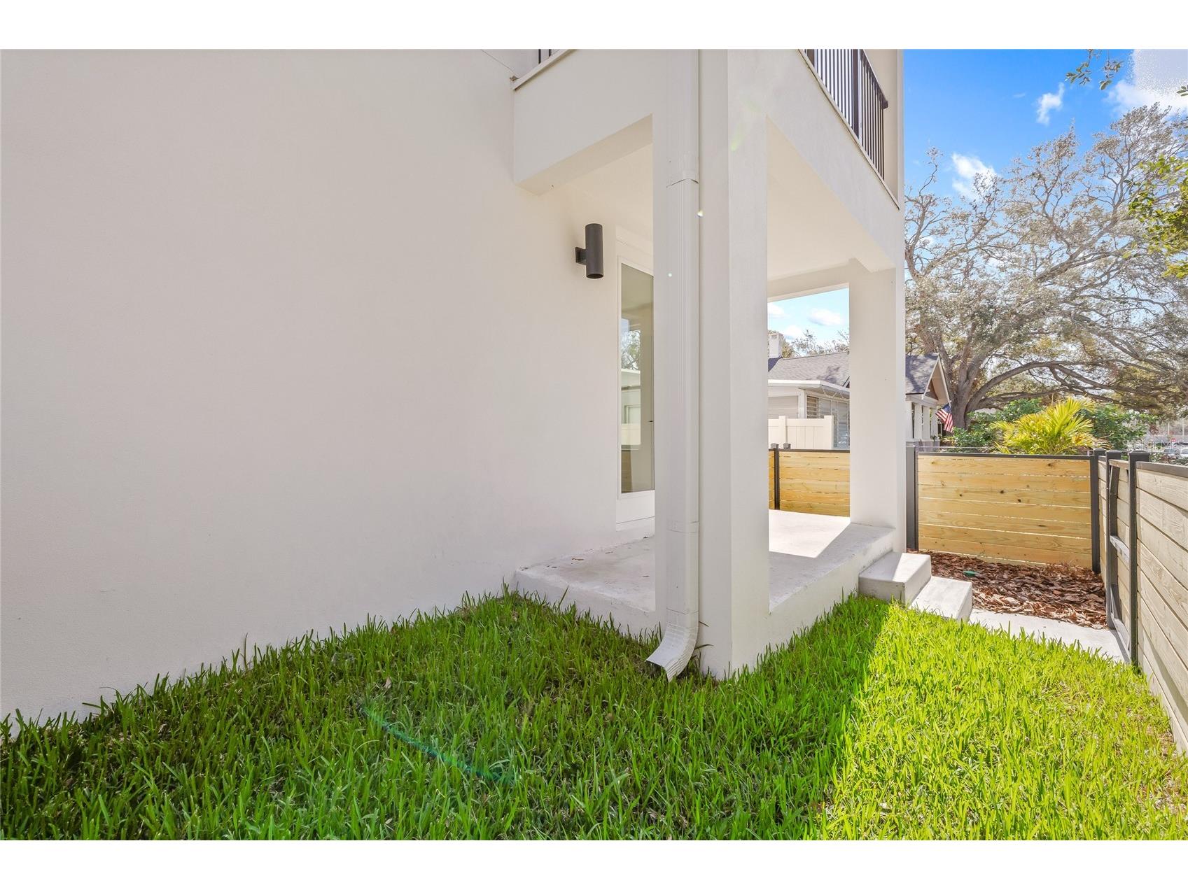 301 15th Street N Saint Petersburg FL 33705 TB8503588 image12