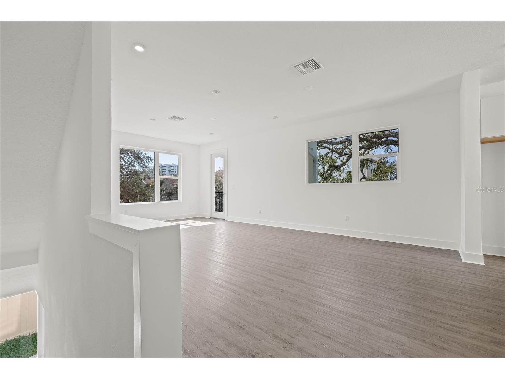 301 15th Street N Saint Petersburg FL 33705 TB8503588 image13
