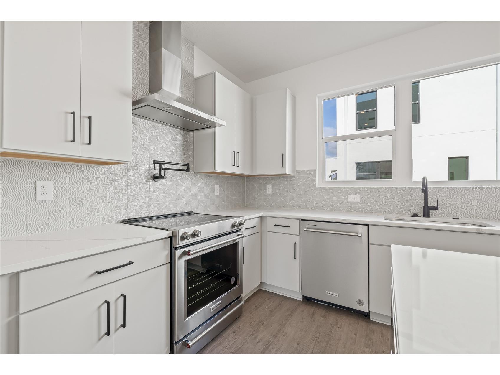 301 15th Street N Saint Petersburg FL 33705 TB8503588 image16