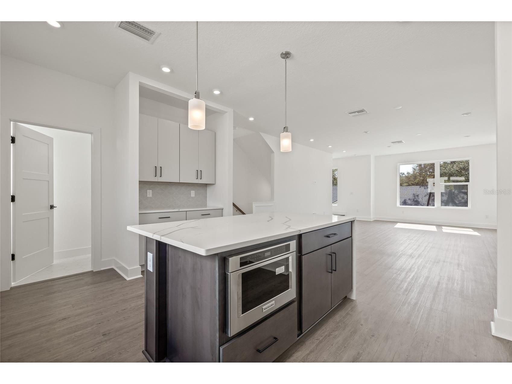 301 15th Street N Saint Petersburg FL 33705 TB8503588 image17