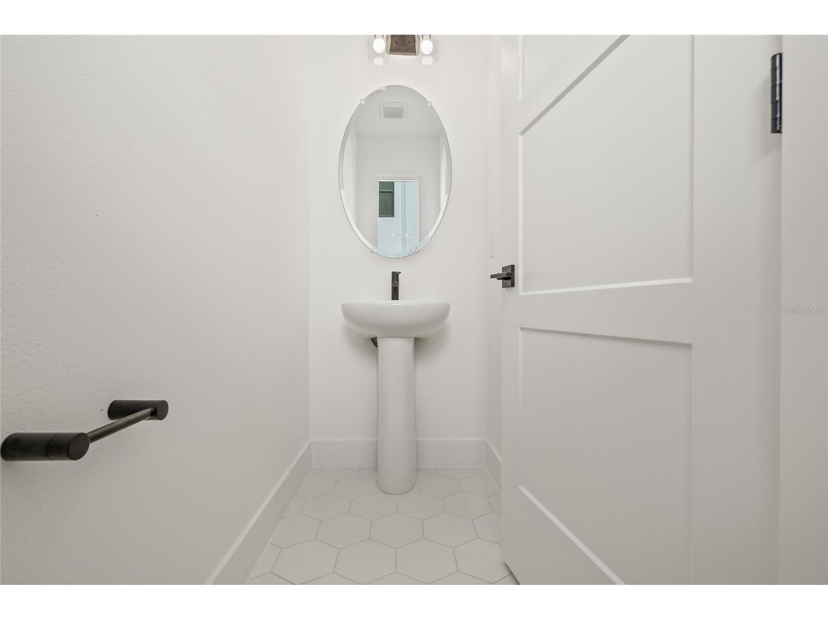 301 15th Street N Saint Petersburg FL 33705 TB8503588 image18