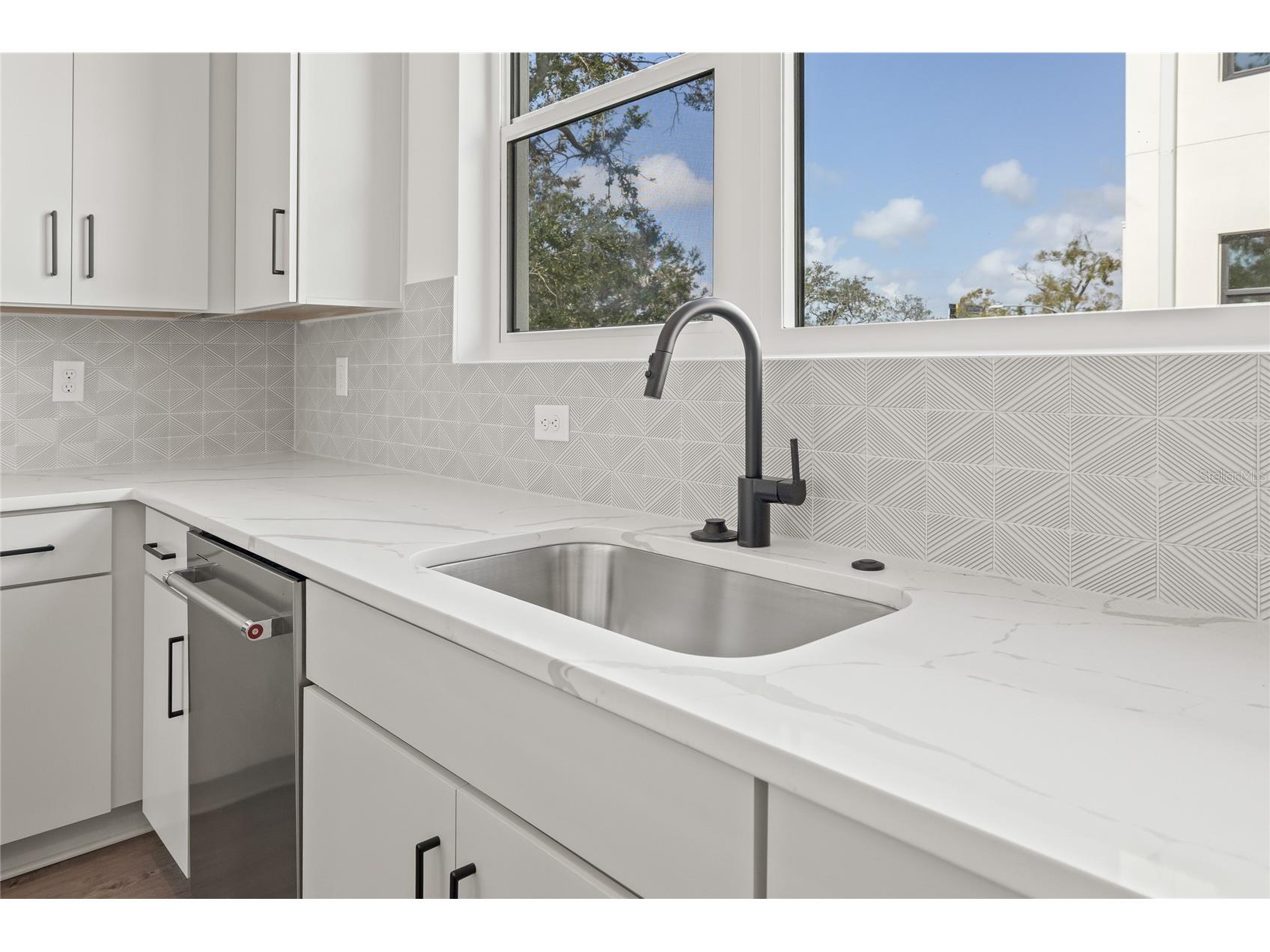301 15th Street N Saint Petersburg FL 33705 TB8503588 image20