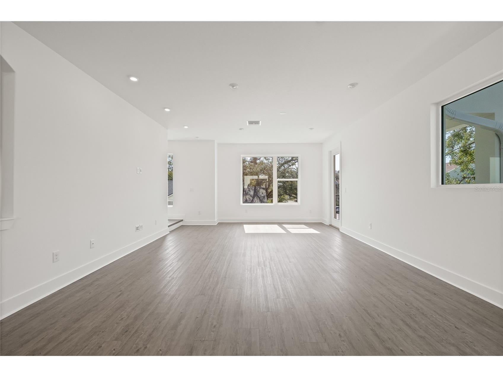301 15th Street N Saint Petersburg FL 33705 TB8503588 image21