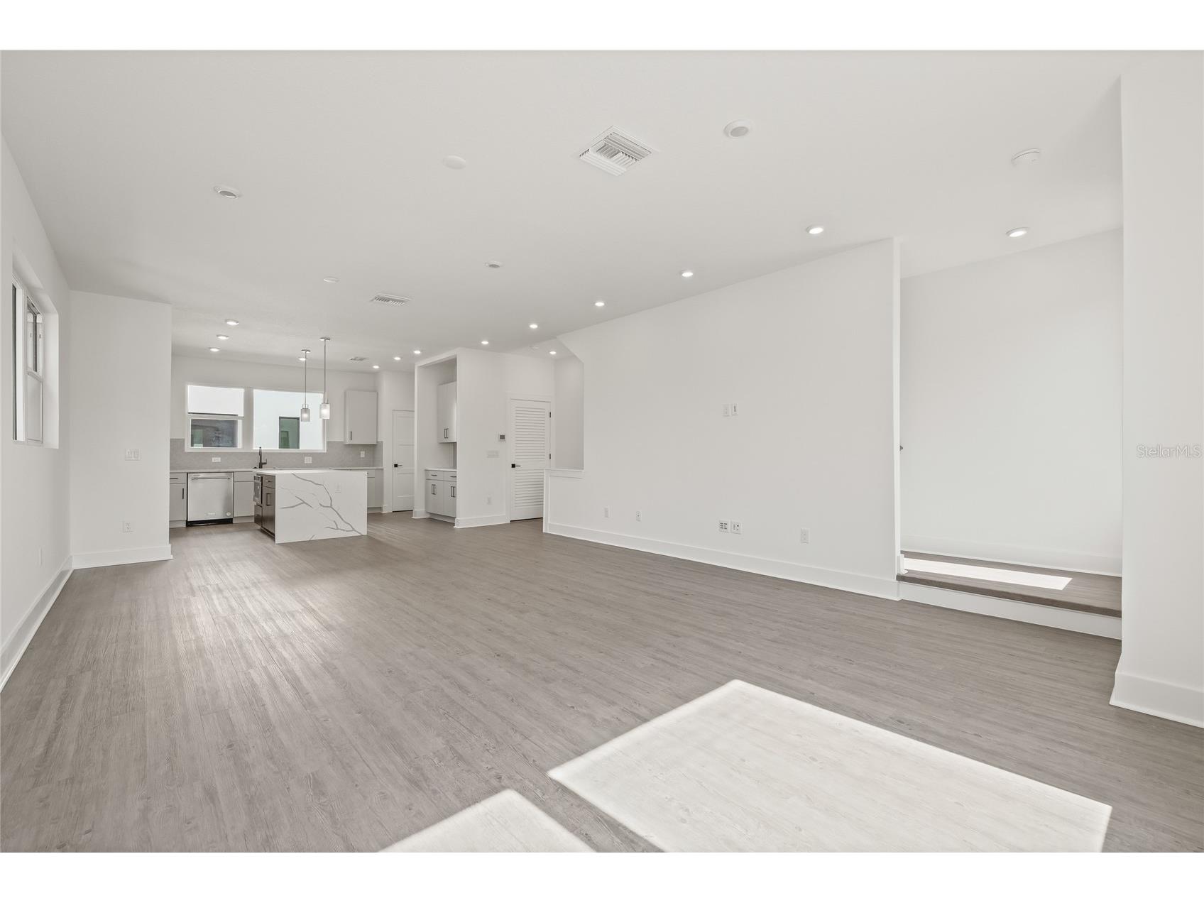 301 15th Street N Saint Petersburg FL 33705 TB8503588 image23