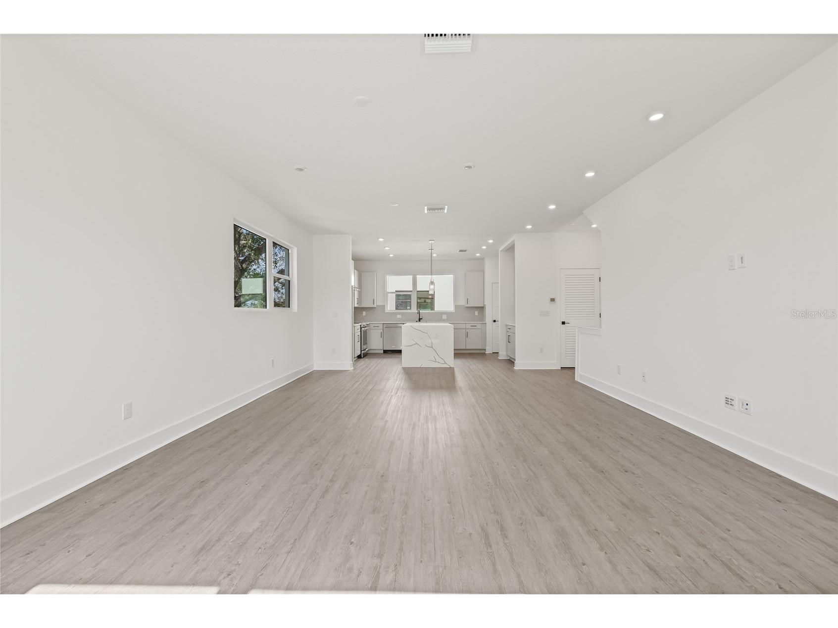 301 15th Street N Saint Petersburg FL 33705 TB8503588 image24