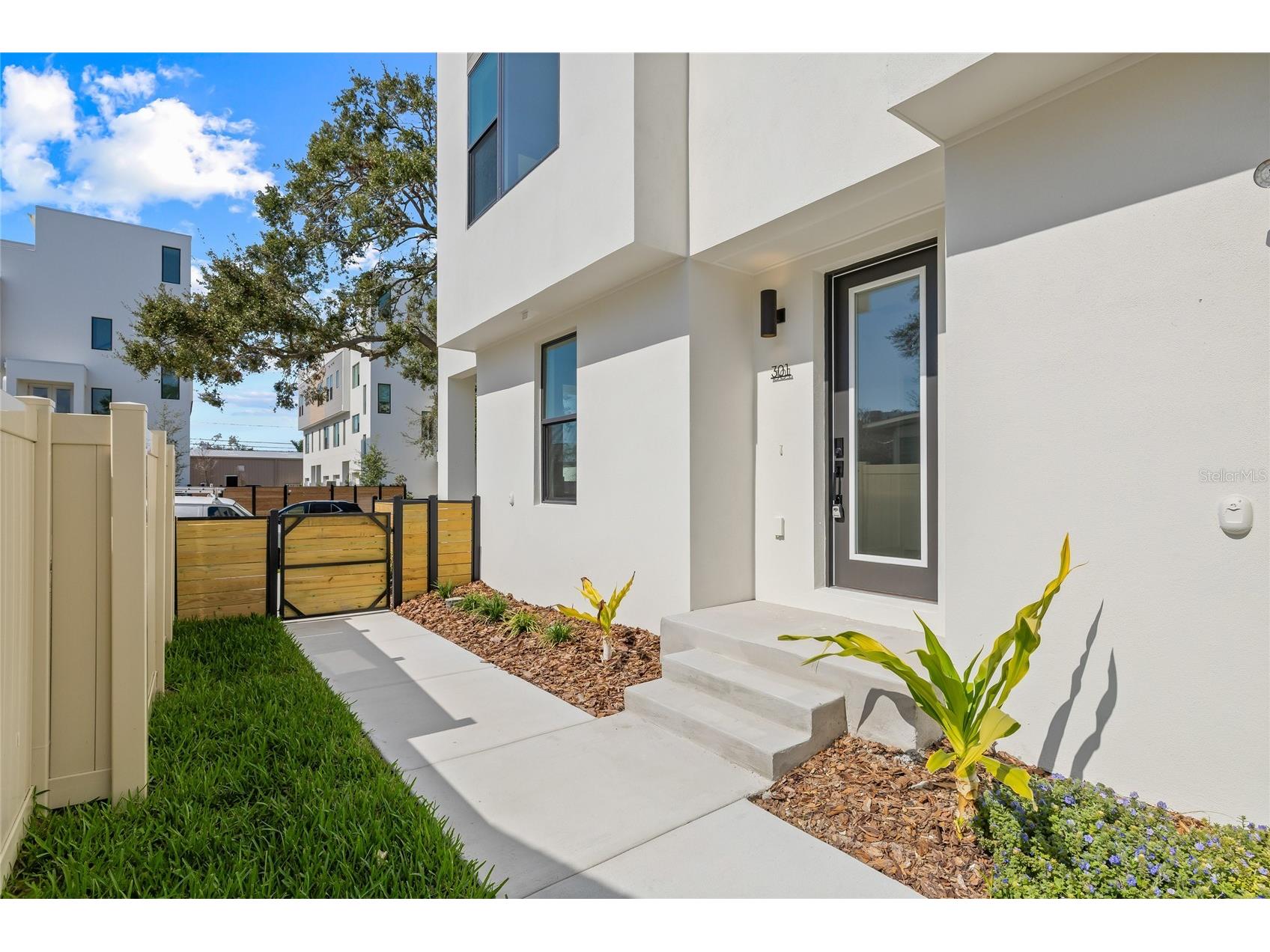 301 15th Street N Saint Petersburg FL 33705 TB8503588 image5