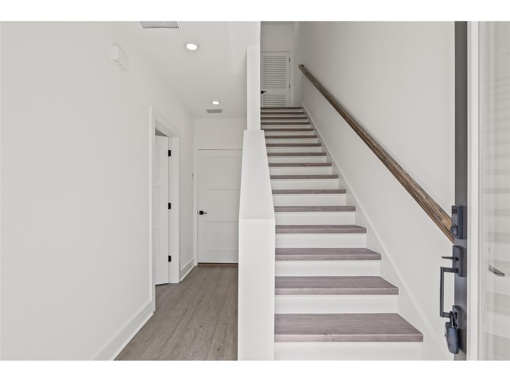 301 15th Street N Saint Petersburg FL 33705 TB8503588 image6