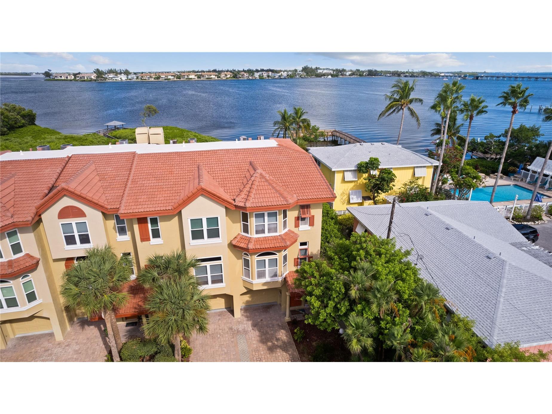 301 17th Street N Bradenton Beach FL 34217 A4672901 image1