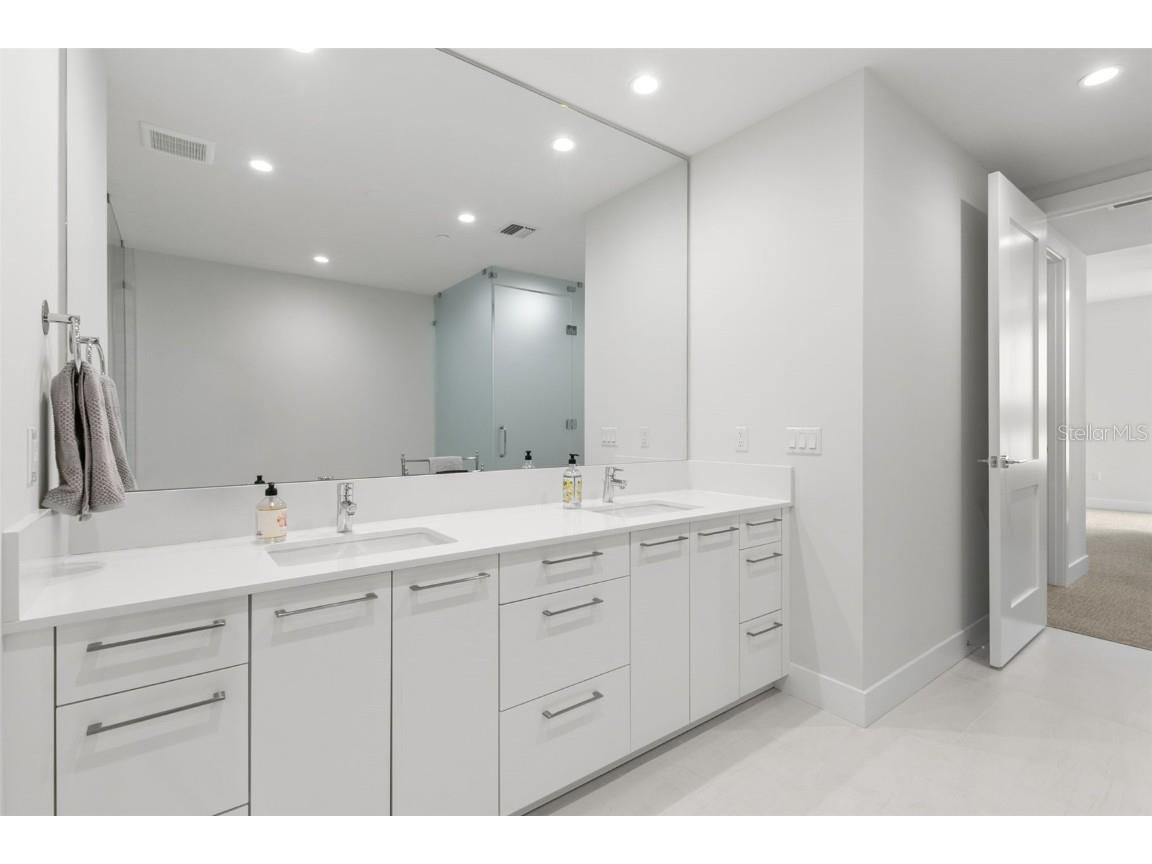 301 1st Street S #1204 Saint Petersburg FL 33701 TB8430080 image11