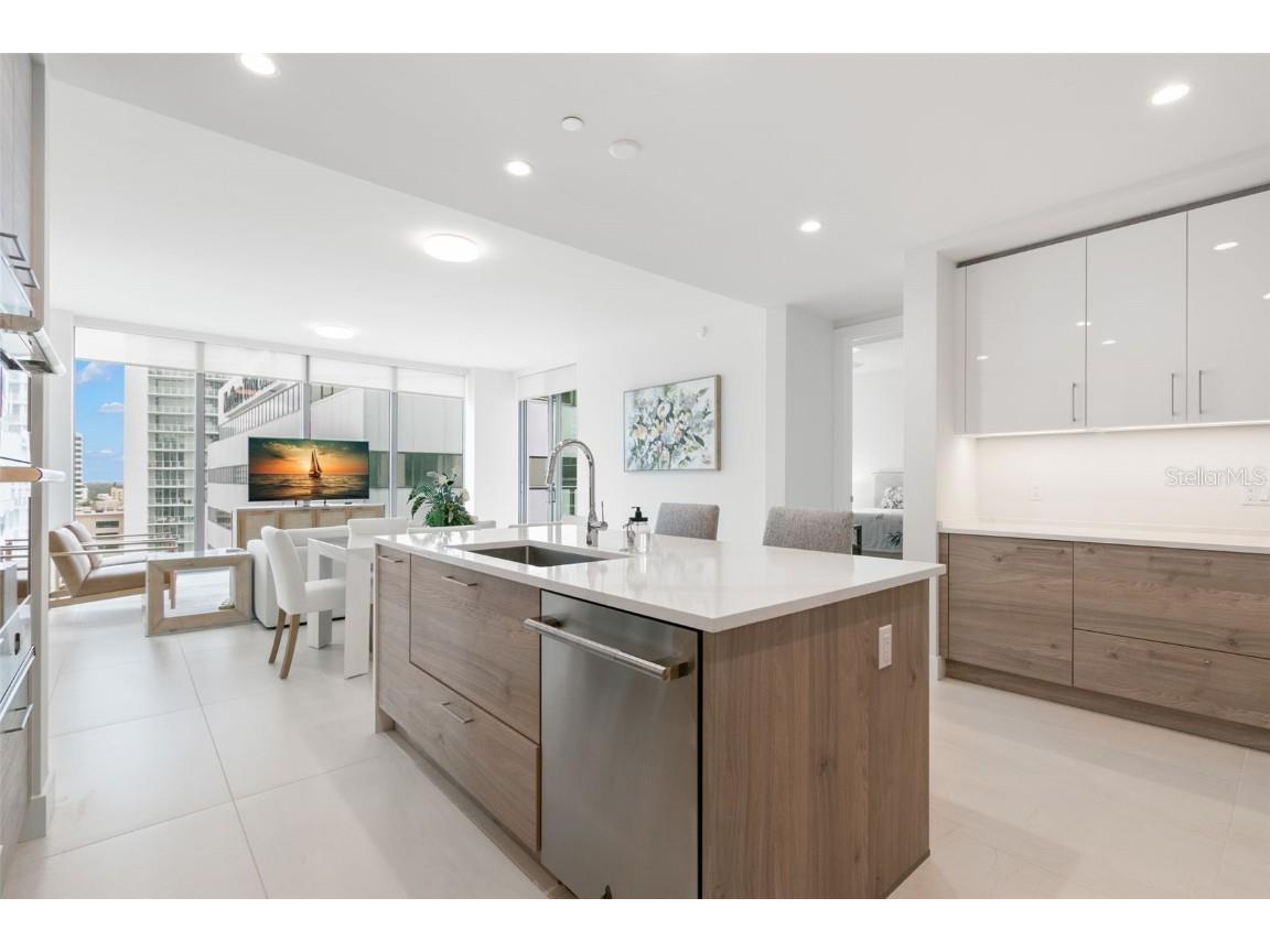 301 1st Street S #1204 Saint Petersburg FL 33701 TB8430080 image3