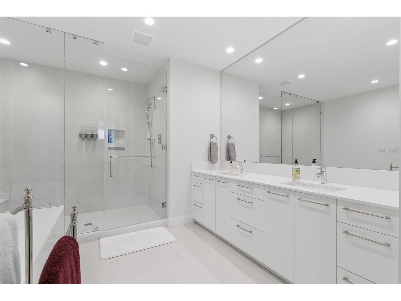 301 1st Street S #1204 Saint Petersburg FL 33701 TB8529425 image14