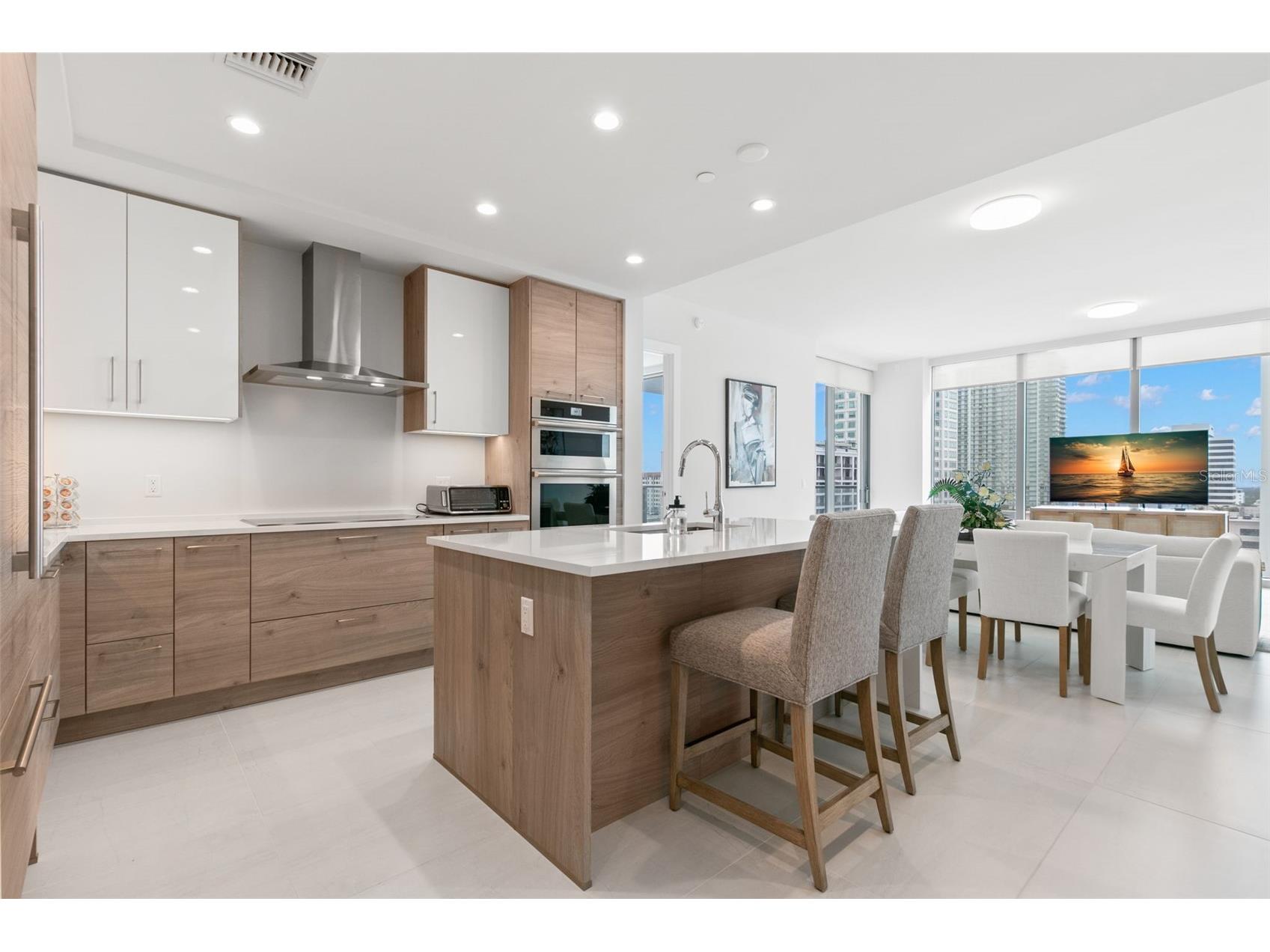 301 1st Street S #1204 Saint Petersburg FL 33701 TB8529425 image4