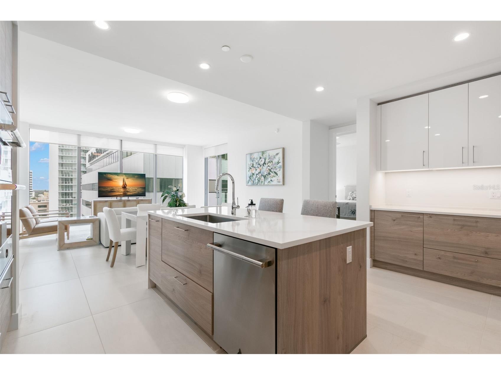 301 1st Street S #1204 Saint Petersburg FL 33701 TB8529425 image5