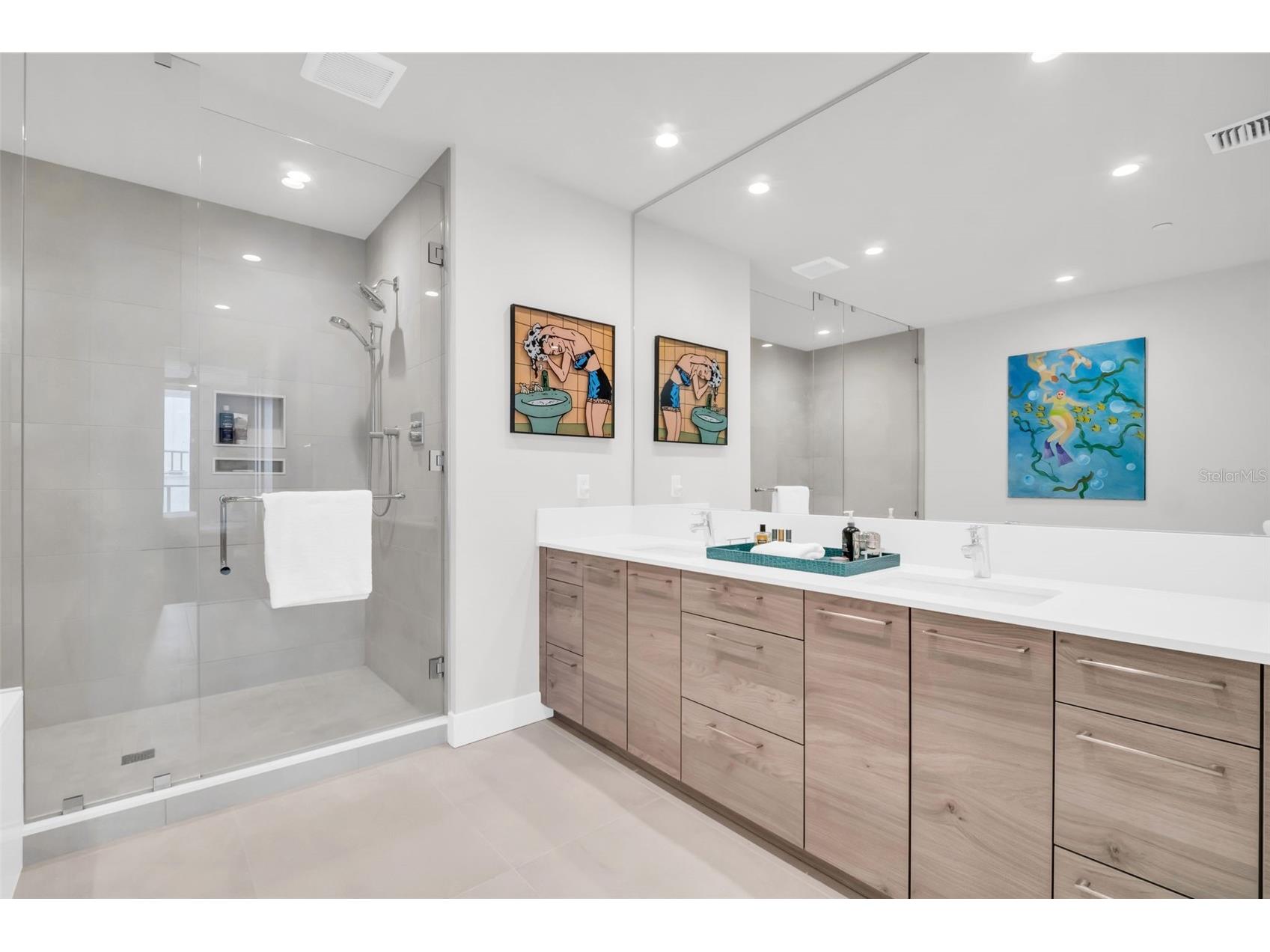301 1st Street S #1404 Saint Petersburg FL 33701 TB8471599 image41
