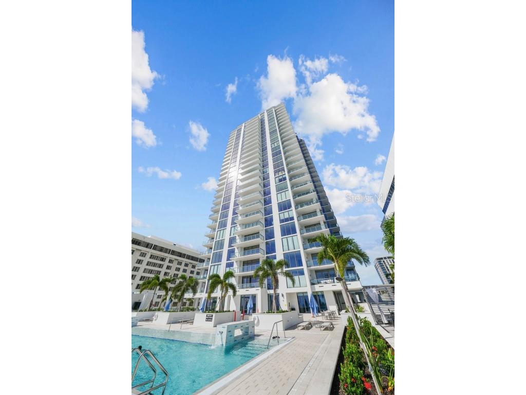 301 1st Street S #1502 Saint Petersburg FL 33701 U8228240 image1