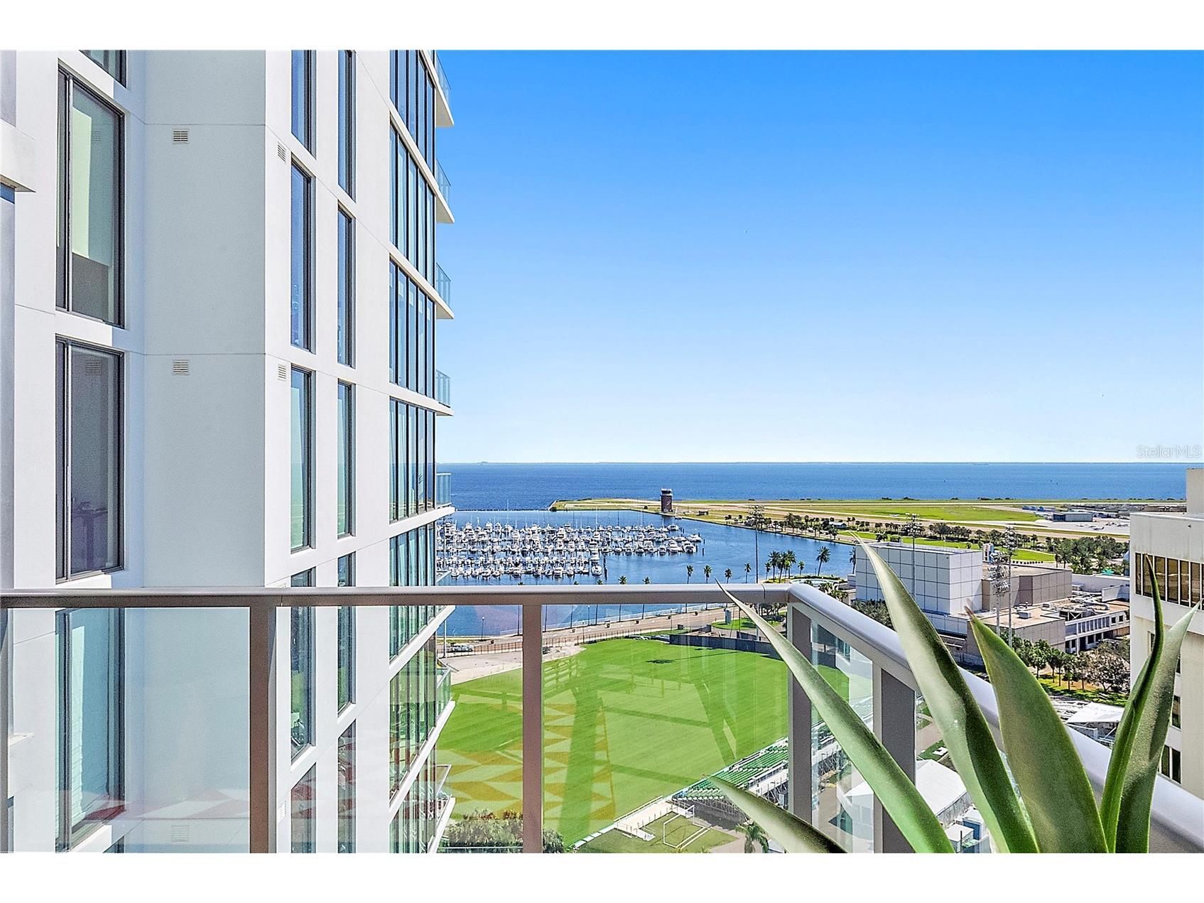 301 1st Street S #1607 Saint Petersburg FL 33701 TB8524949 image2