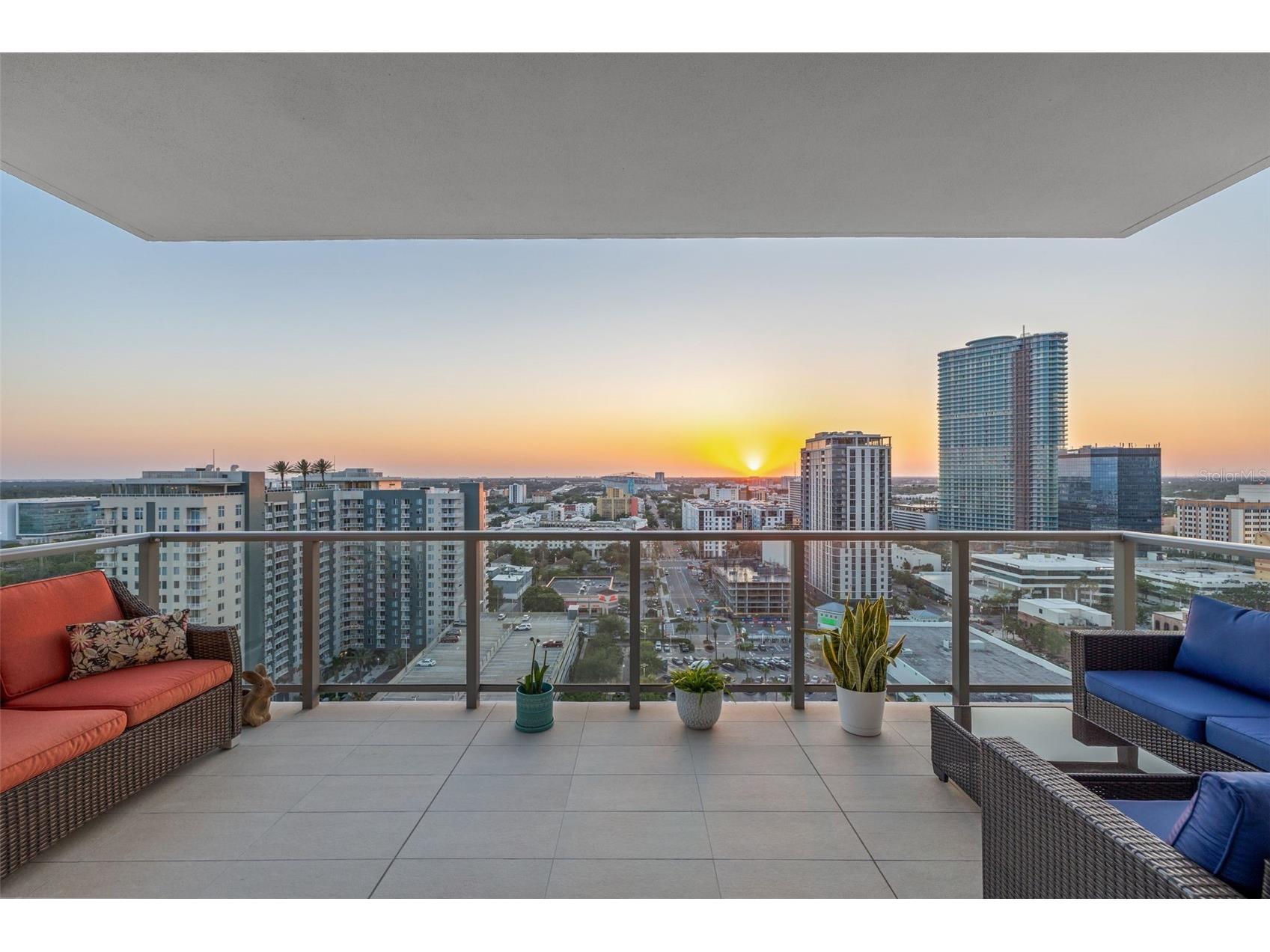 301 1st Street S #2006 Saint Petersburg FL 33701 TB8479238 image1