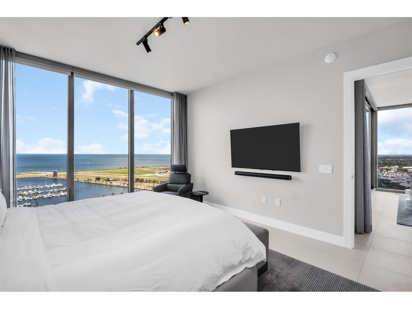 301 1st Street S #2501 Saint Petersburg FL 33701 - TAMPA BAY TB8510284 image41