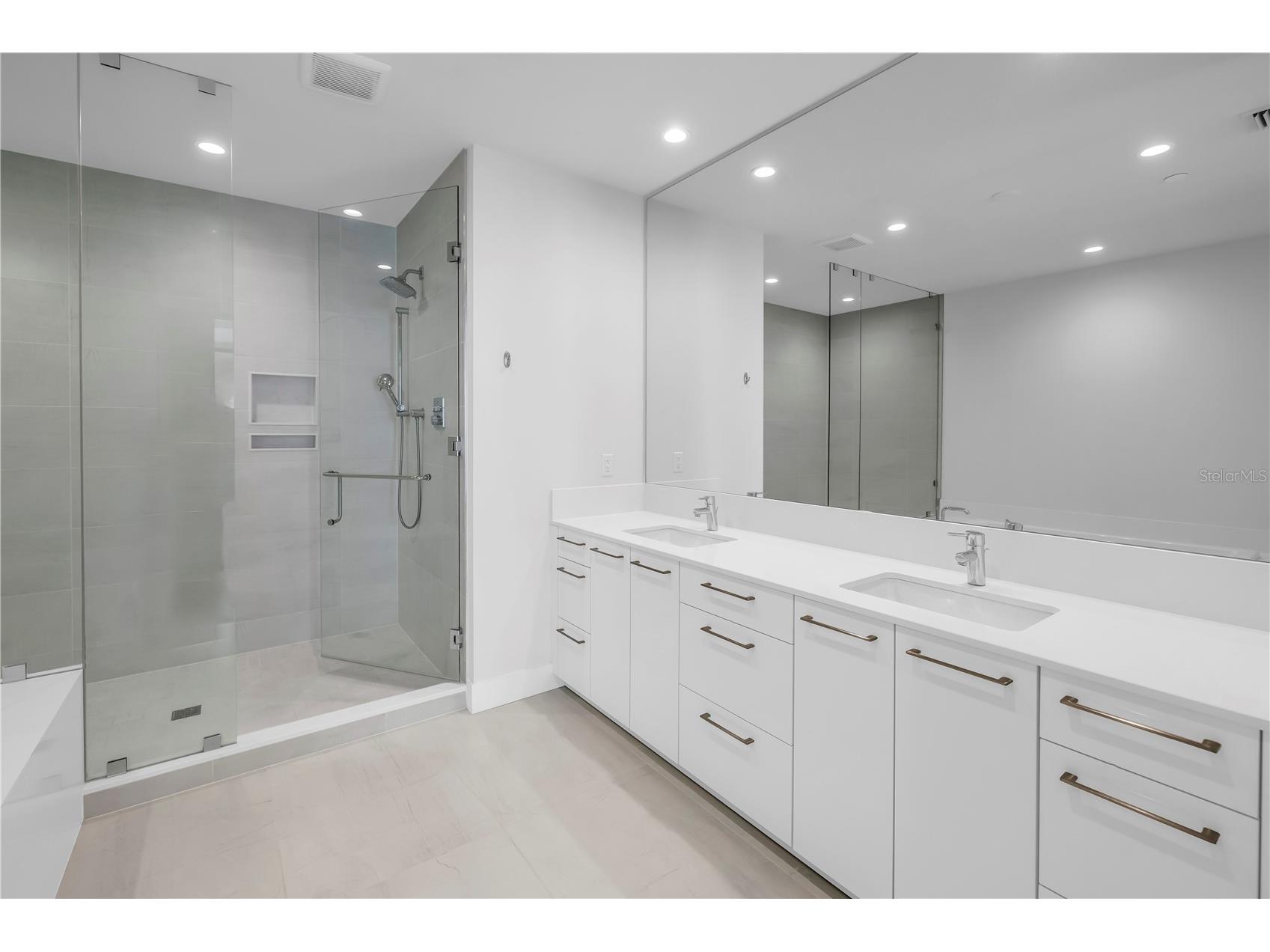 301 1st Street S #2604 Saint Petersburg FL 33701 TB8499359 image21