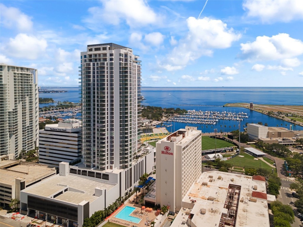 301 1st Street S #404 Saint Petersburg FL 33701 - TAMPA BAY U8213333 image1