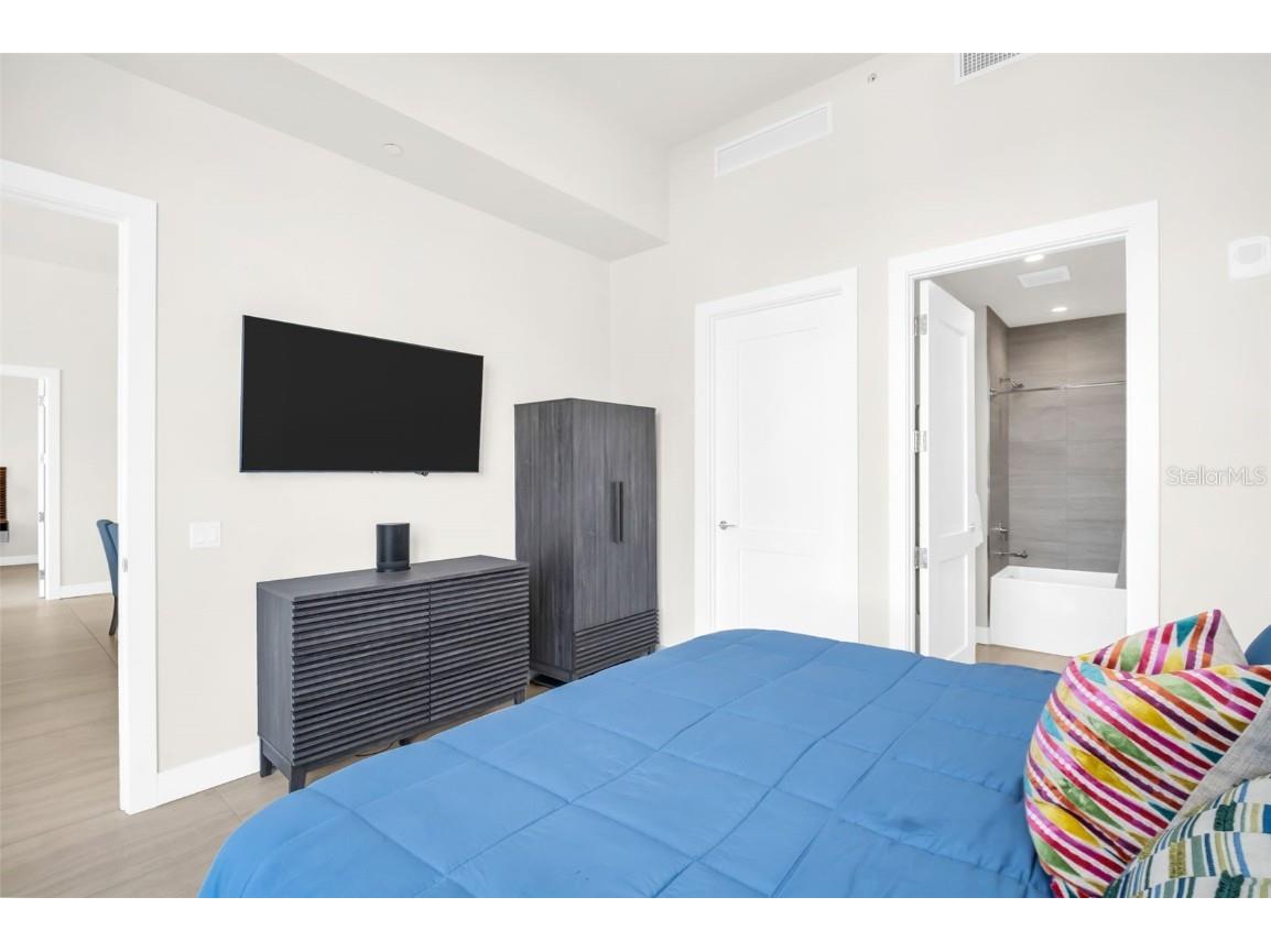 301 1st Street S #706 Saint Petersburg FL 33701 TB8419352 image25