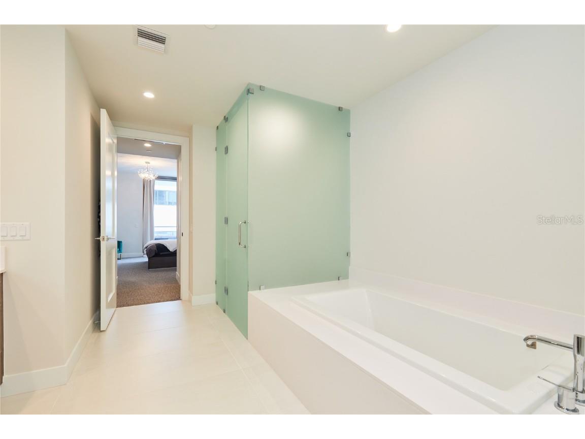 301 1st Street S #804 Saint Petersburg FL 33701 TB8333692 image32