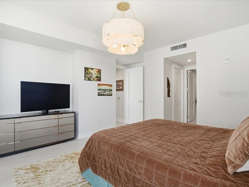 301 1st Street S #907 Saint Petersburg FL 33701 TB8498413 image37