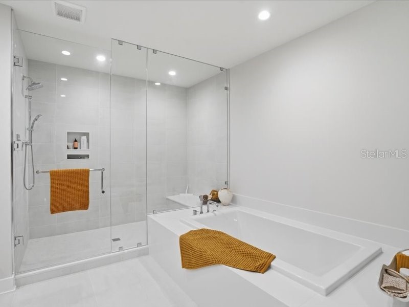 301 1st Street S #907 Saint Petersburg FL 33701 TB8498413 image40